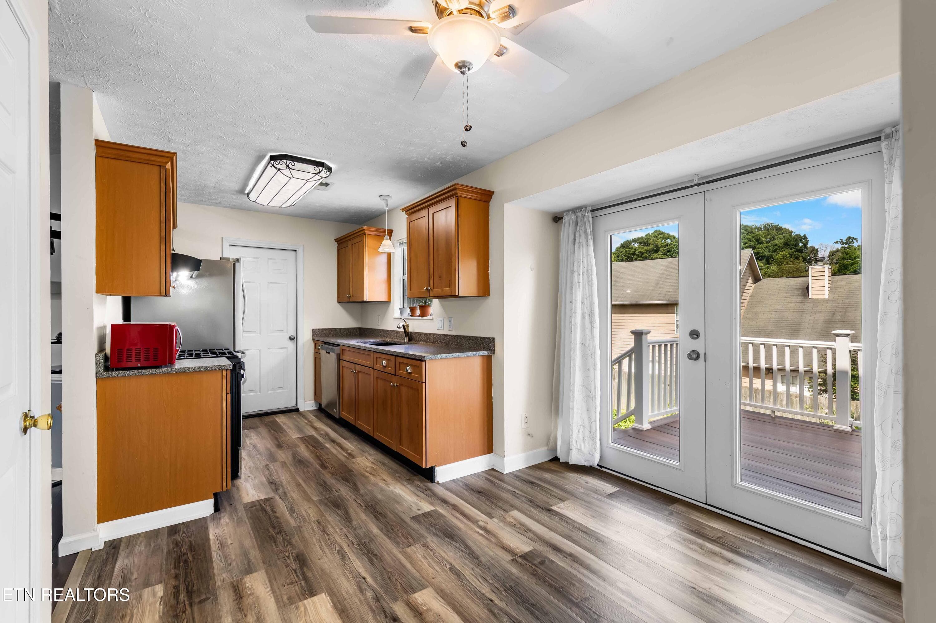 Eat in Kitchen - 4541 Kinlock Lane, Knoxville, TN 37921, Knoxville
