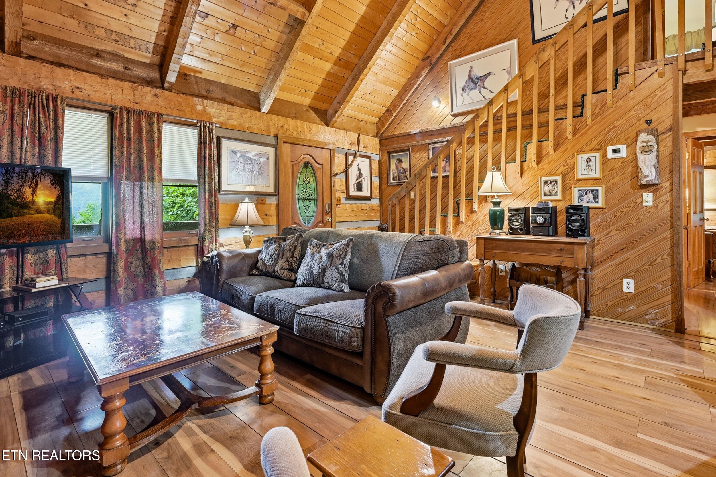 Living room - 559 Crest Rd, Gatlinburg, TN 37738, Gatlinburg