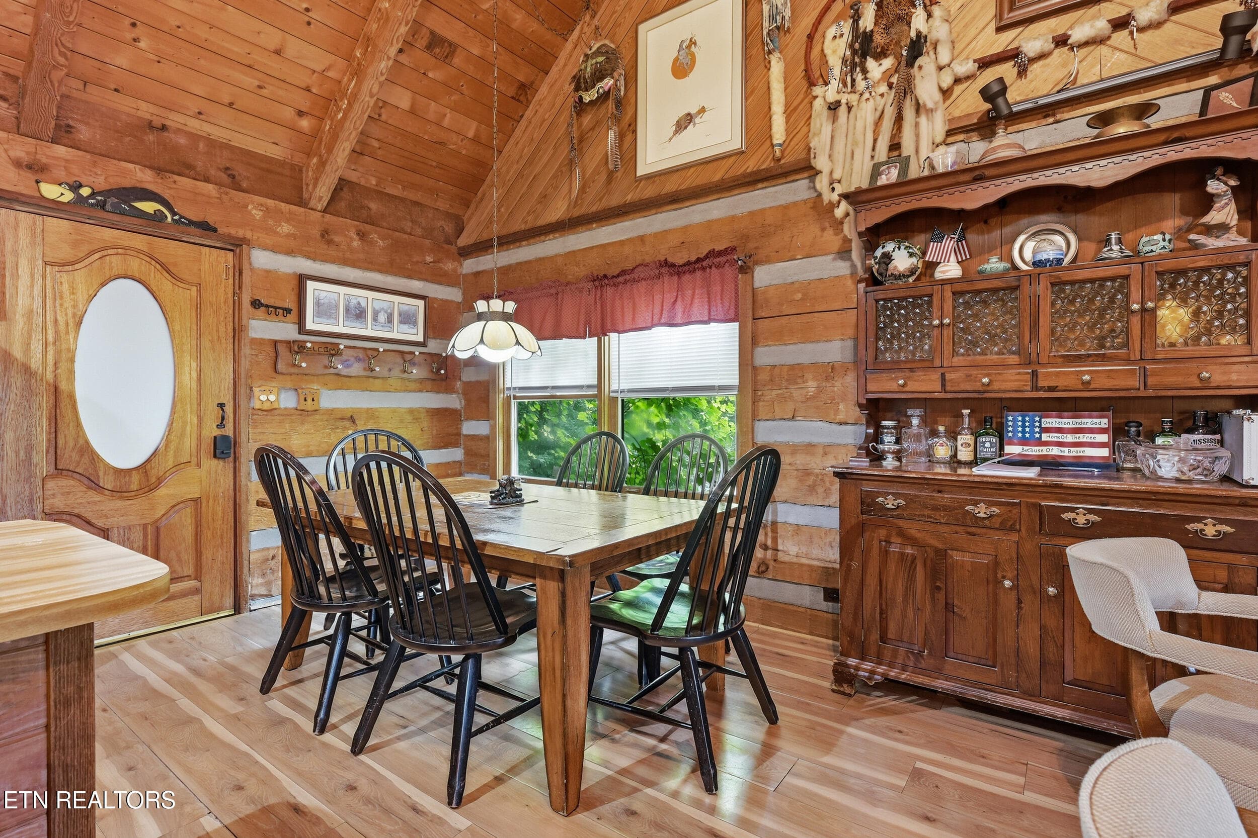 Dining area - 559 Crest Rd, Gatlinburg, TN 37738, Gatlinburg