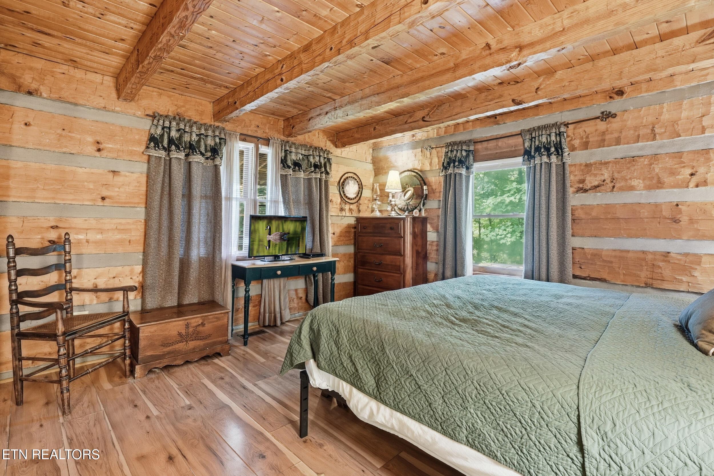 Main Bedroom - 559 Crest Rd, Gatlinburg, TN 37738, Gatlinburg