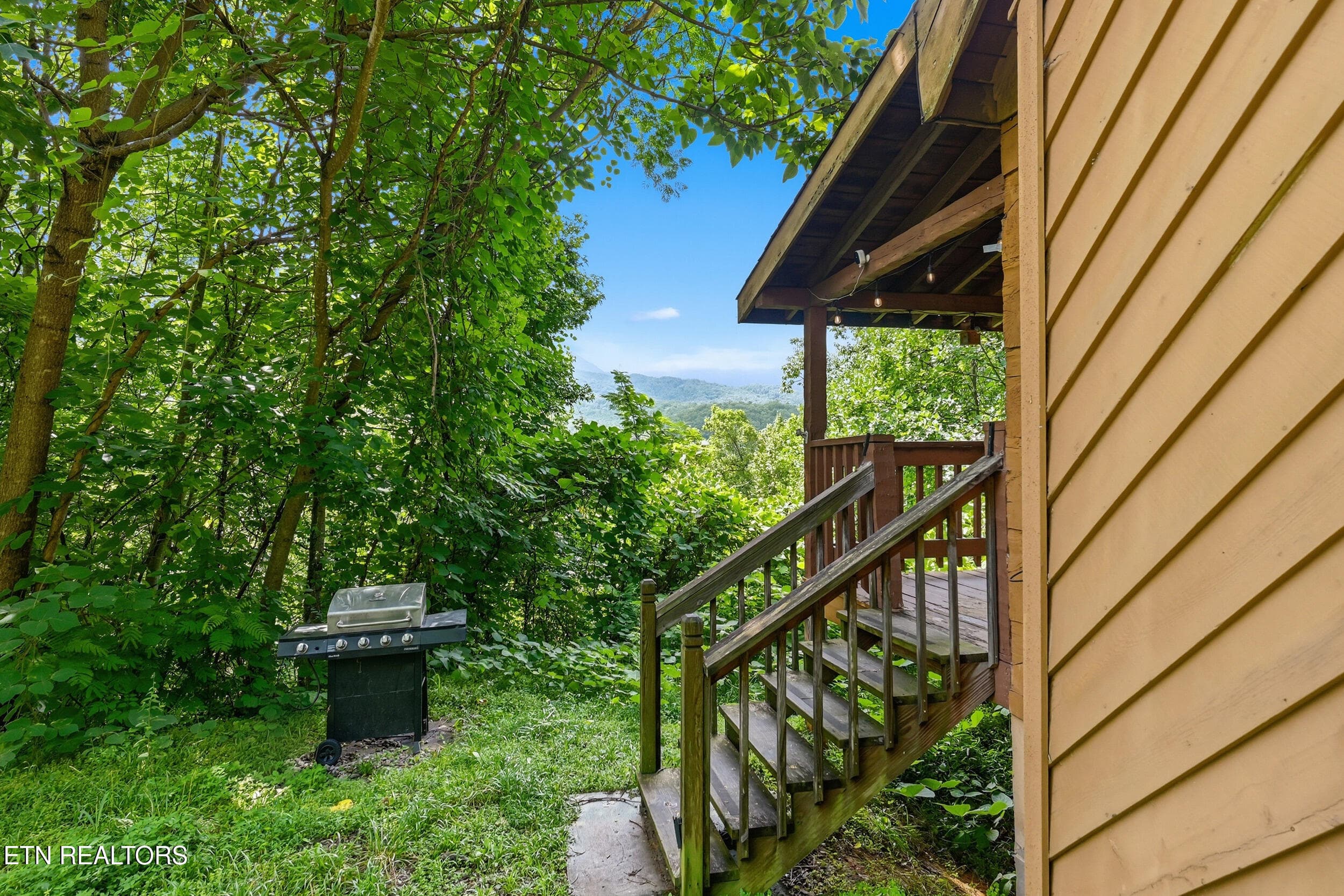 Outside pic - 559 Crest Rd, Gatlinburg, TN 37738, Gatlinburg