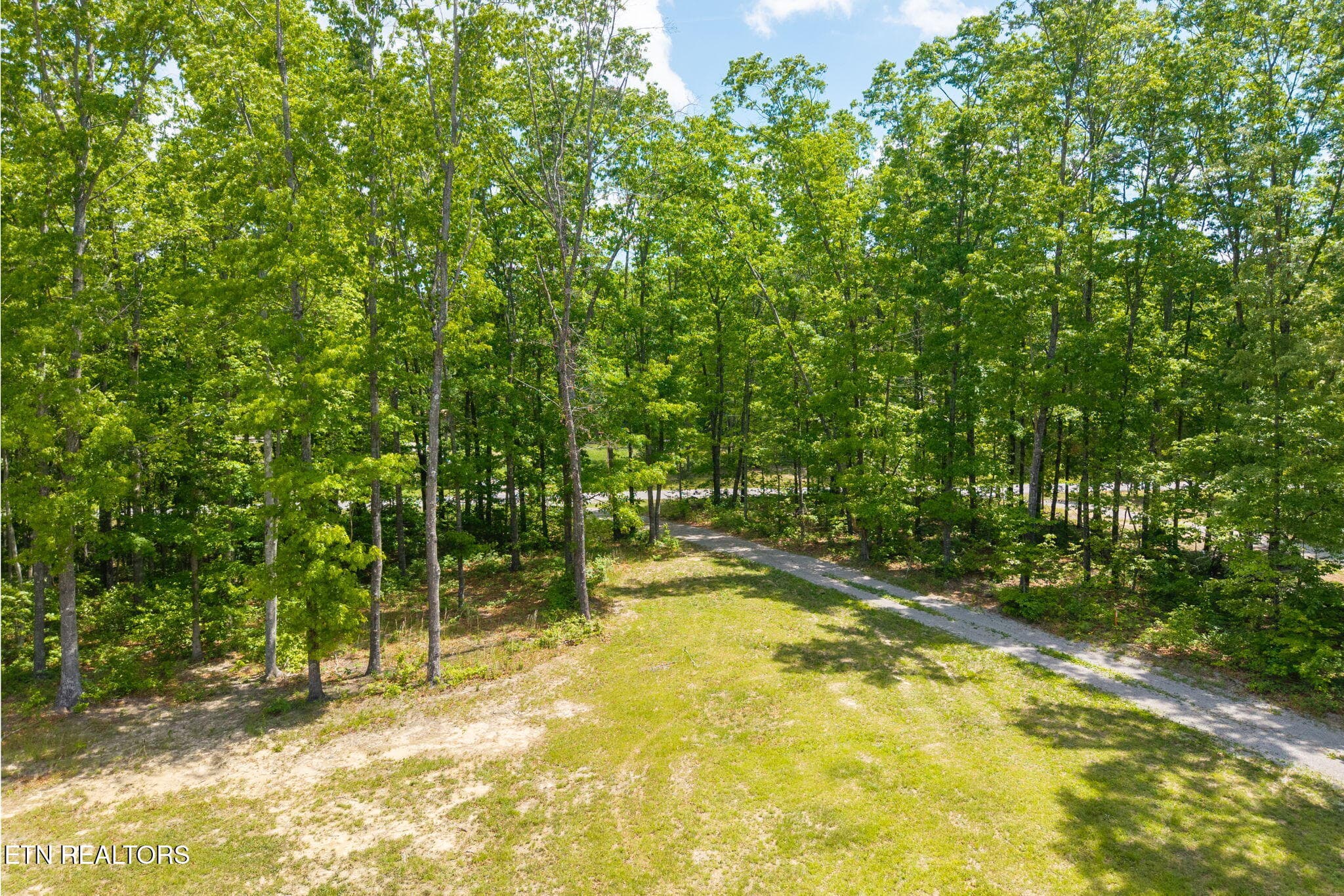 833 Little Hurricane Lane, Monterey, TN 38574