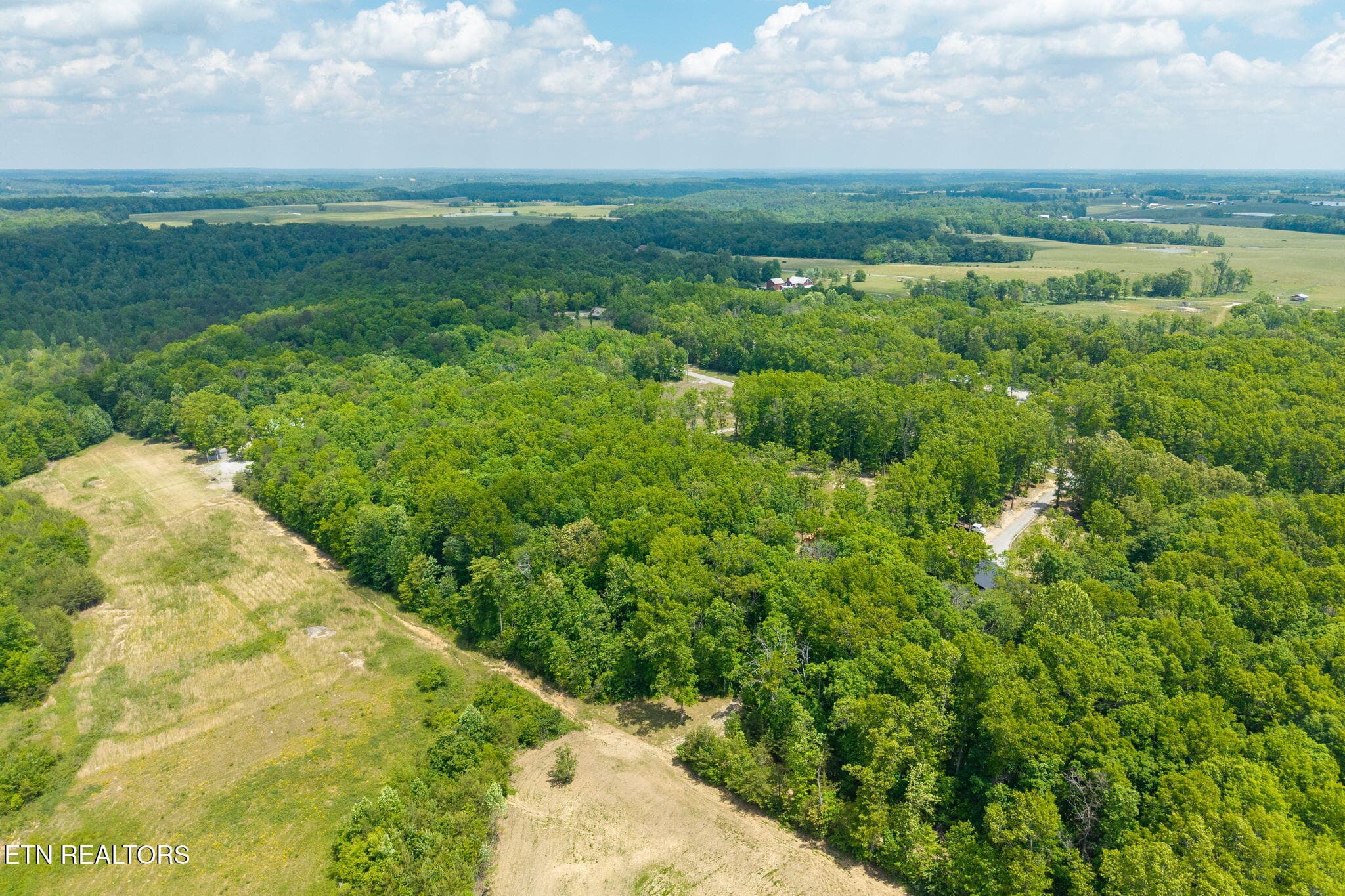 6-web-or-mls-833 Little Hurricane Ln_5 - 833 Little Hurricane Lane, Monterey, TN 38574