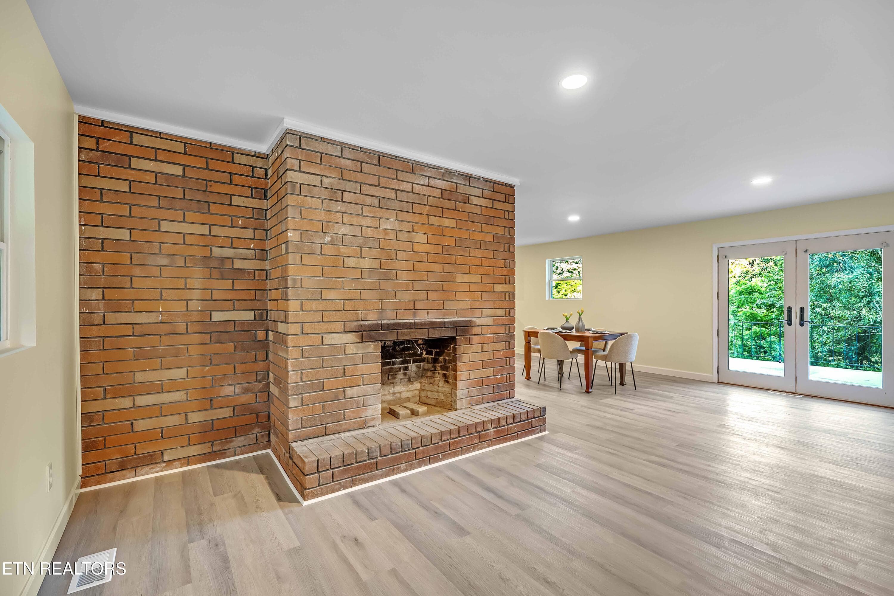 Statement Fireplace - 5160 Indian Warpath Rd, Maryville, TN 37803