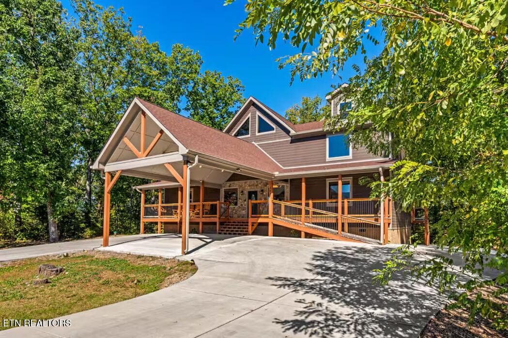 Covered Parking area u shapoed driveway - 2612 Cloud View Drive, Sevierville, TN 37862, Sevierville