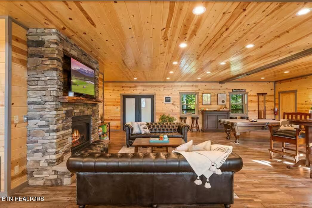 full v lr - 2612 Cloud View Drive, Sevierville, TN 37862, Sevierville