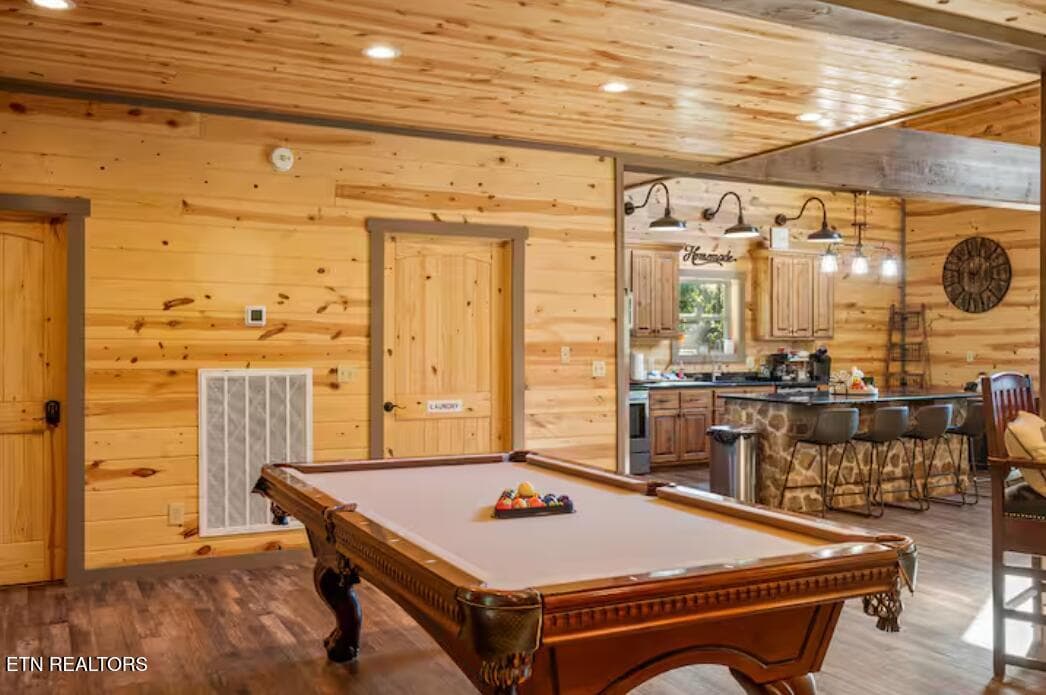 pool table kitchen - 2612 Cloud View Drive, Sevierville, TN 37862, Sevierville