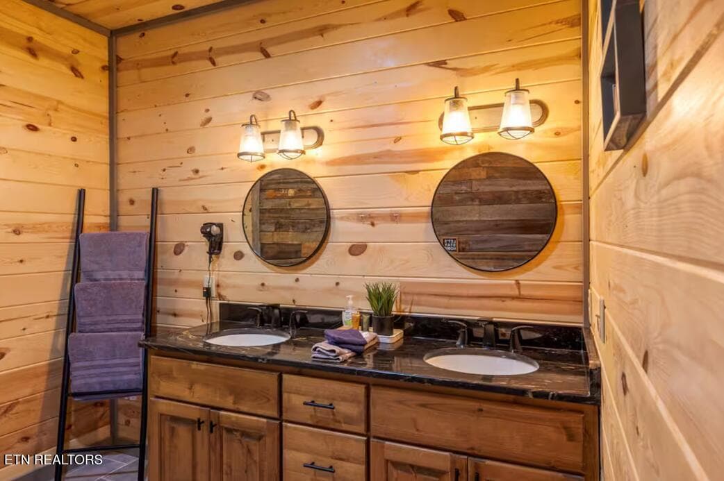 Vanity bathroom - 2612 Cloud View Drive, Sevierville, TN 37862, Sevierville
