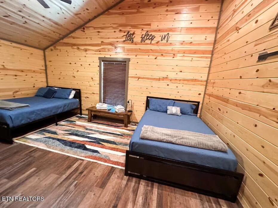 bedroom 2 queen beds - 2612 Cloud View Drive, Sevierville, TN 37862, Sevierville