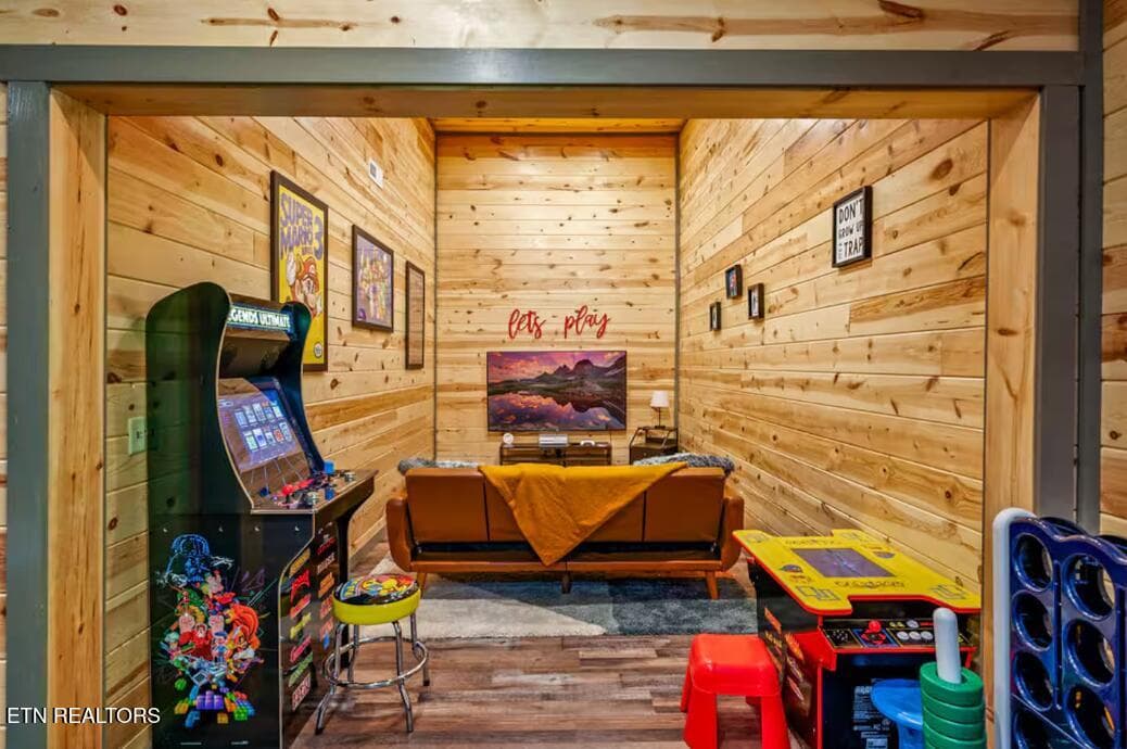 Game room bunk room - 2612 Cloud View Drive, Sevierville, TN 37862, Sevierville