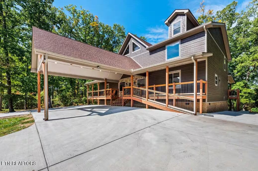 Access ramp covered entry - 2612 Cloud View Drive, Sevierville, TN 37862, Sevierville
