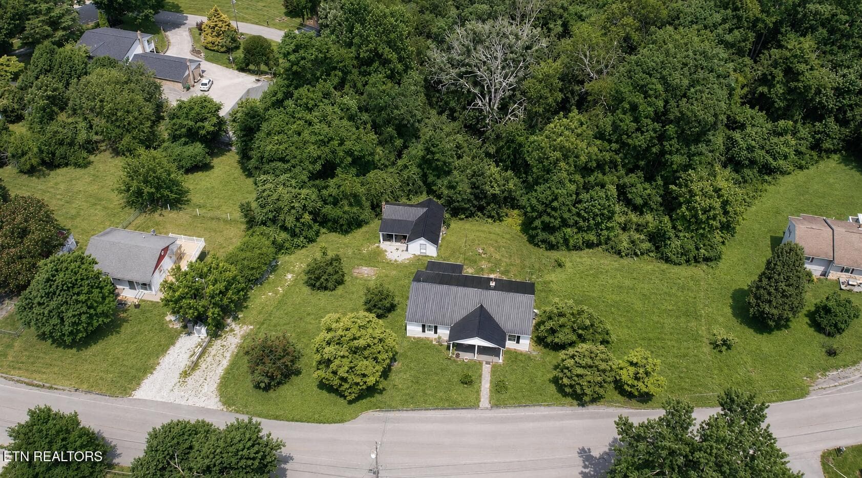 Rose Hill Drive - 822 Rose Hill Drive, LaFollette, TN 37766