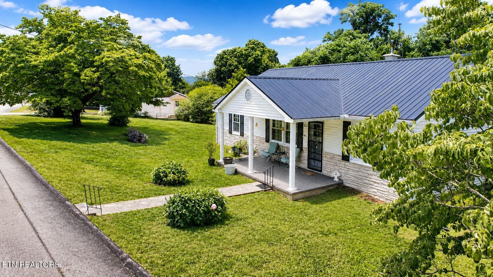 Rose Hill Drive - 822 Rose Hill Drive, LaFollette, TN 37766