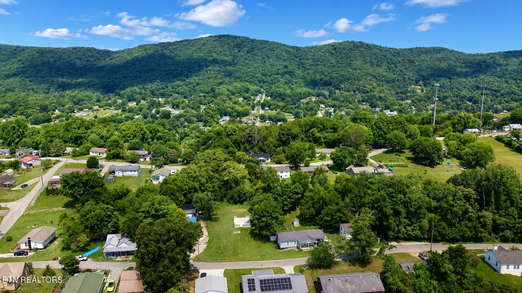 Rose Hill Drive - 822 Rose Hill Drive, LaFollette, TN 37766