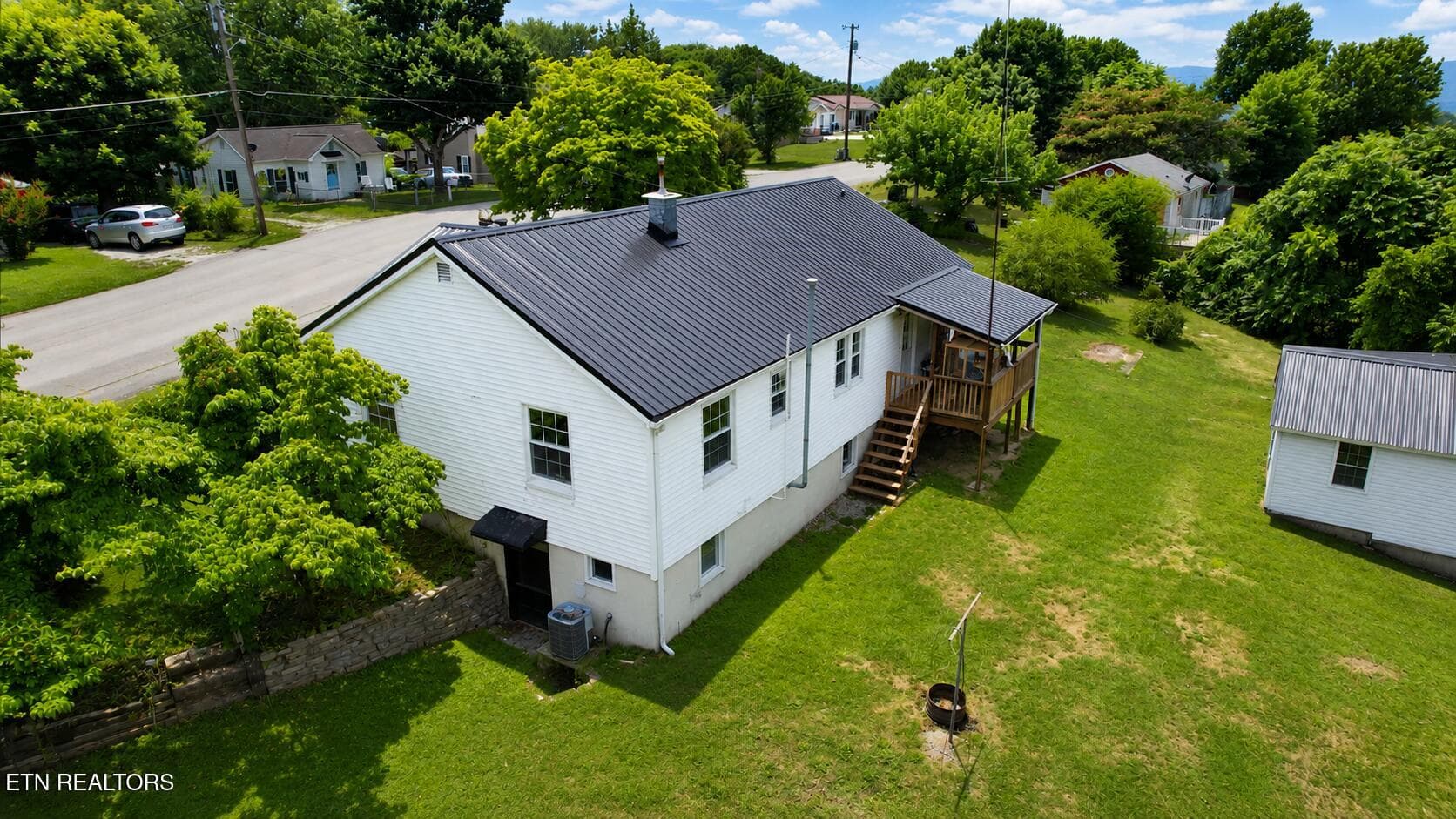 Rose Hill Drive - 822 Rose Hill Drive, LaFollette, TN 37766