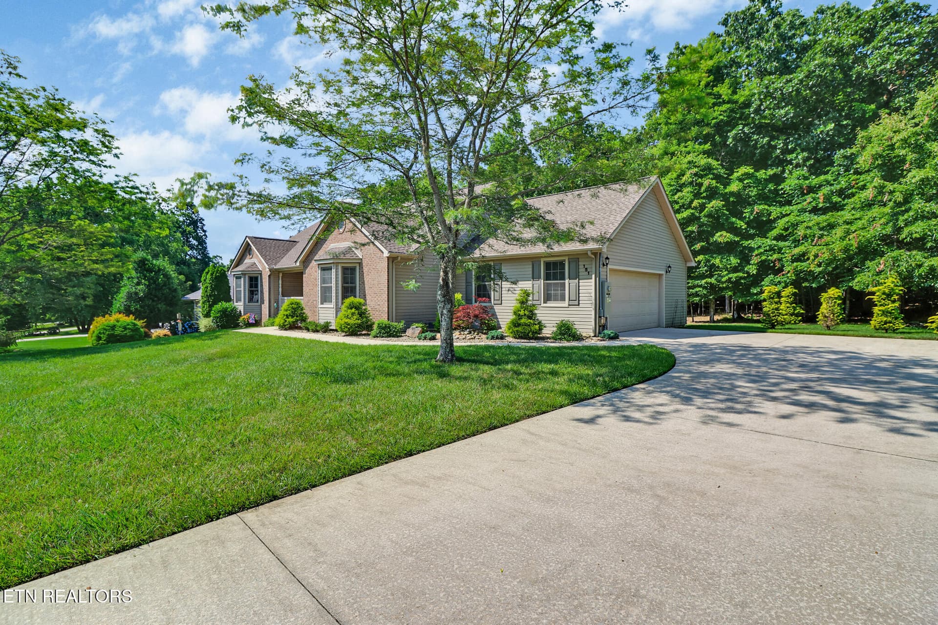 Side car garage - 151 Northridge Drive, Crossville, TN 38558