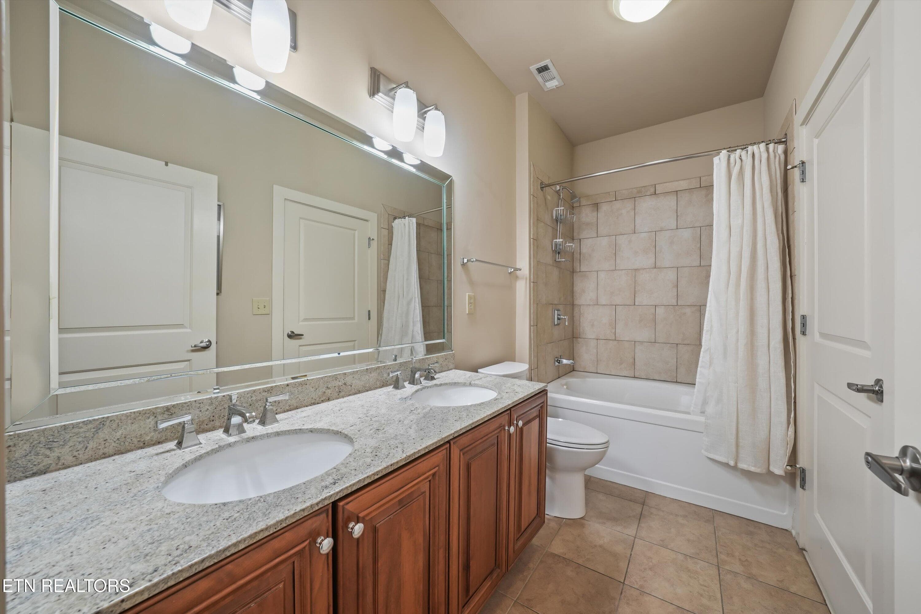 17-445 W Blount Ave 308 16 - 445 W Blount Ave 308, Knoxville, TN 37920, Knoxville