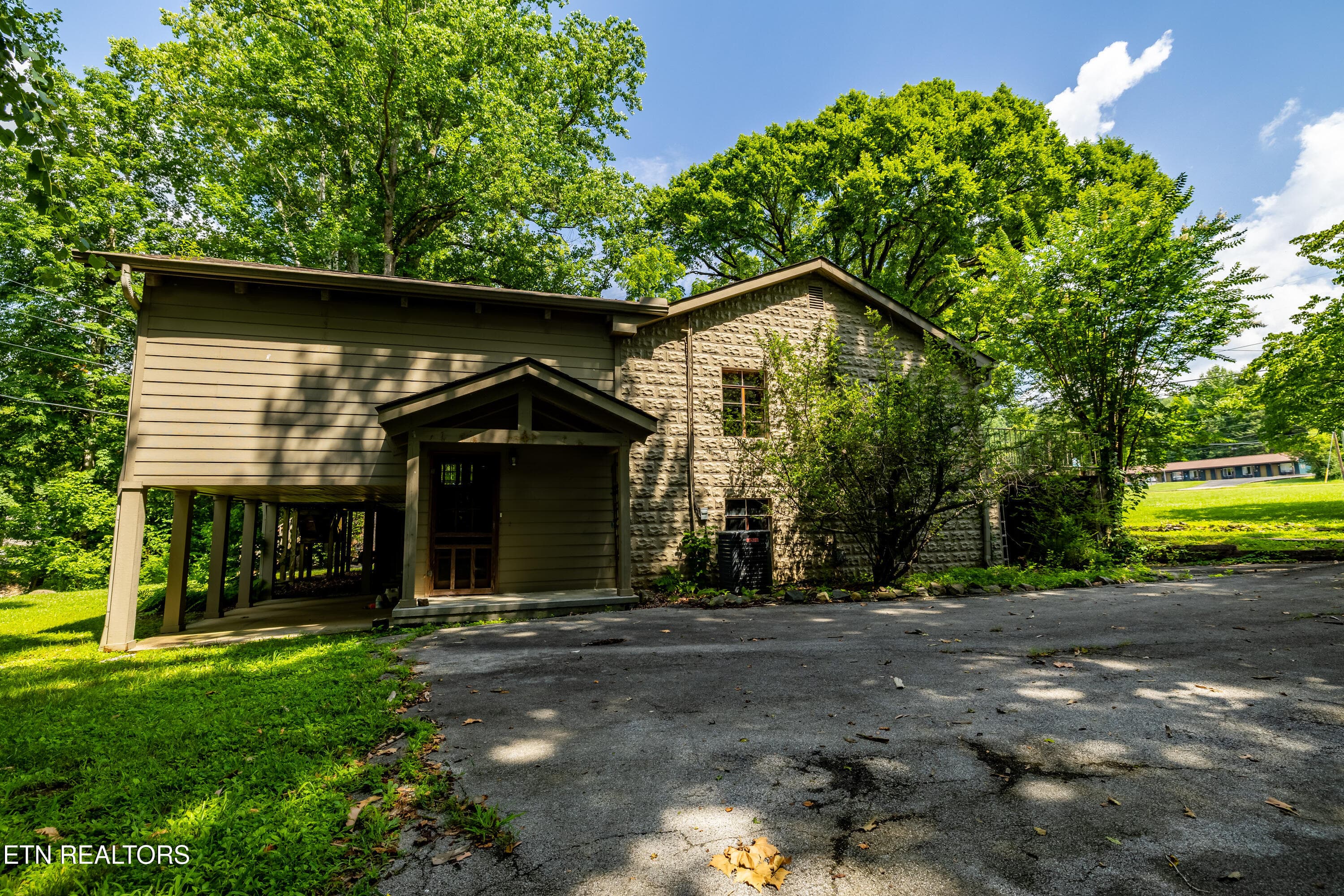 8229ELamarAlexanderPkwy-15 - 8229 E Lamar Alexander Parkway Pkwy, Townsend, TN 37882