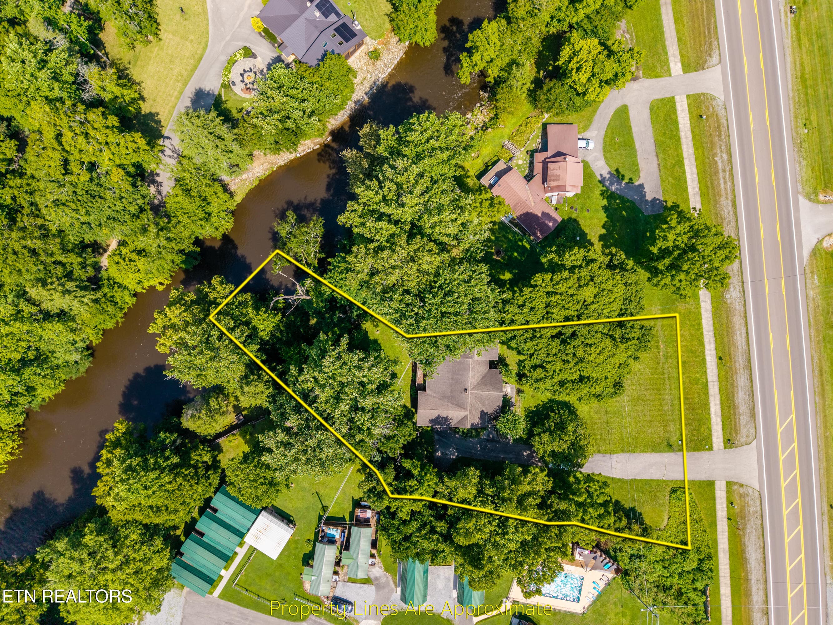 8229 E Lamar Alexander Parkway Pkwy, Townsend, TN 37882