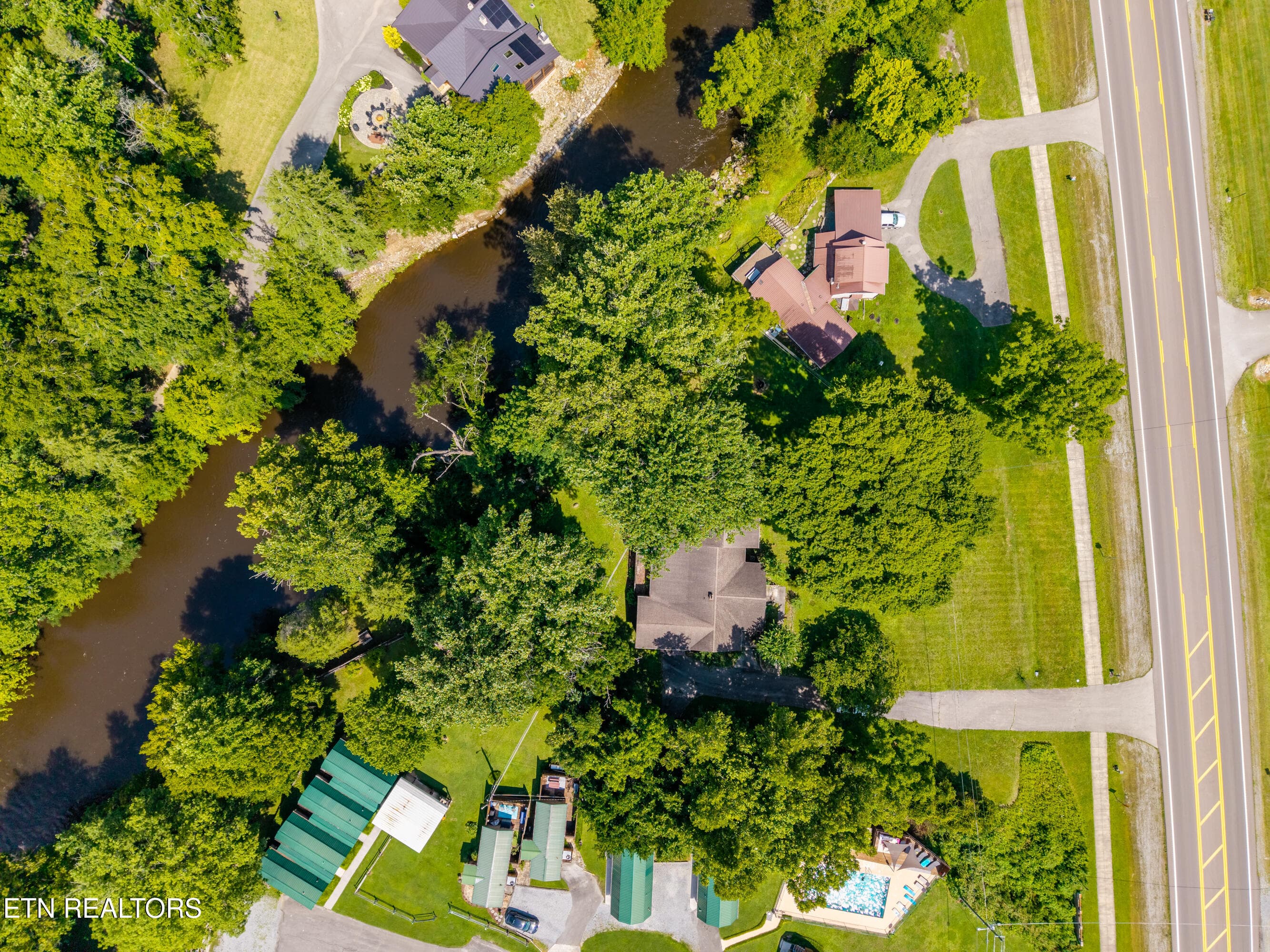 8229ELamarAlexanderPkwy-21 - 8229 E Lamar Alexander Parkway Pkwy, Townsend, TN 37882