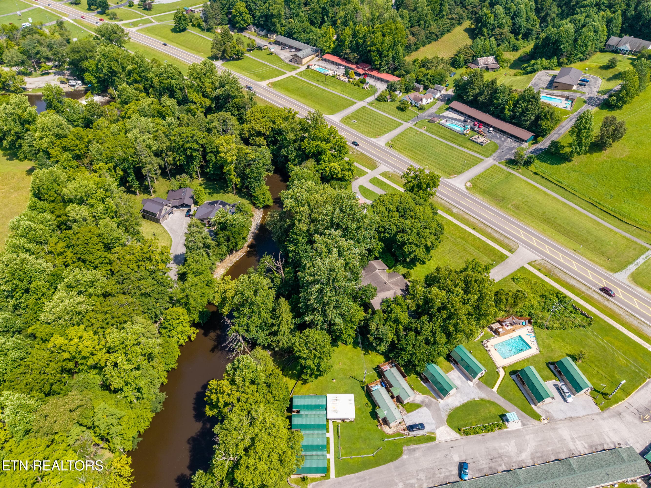 8229ELamarAlexanderPkwy-23 - 8229 E Lamar Alexander Parkway Pkwy, Townsend, TN 37882