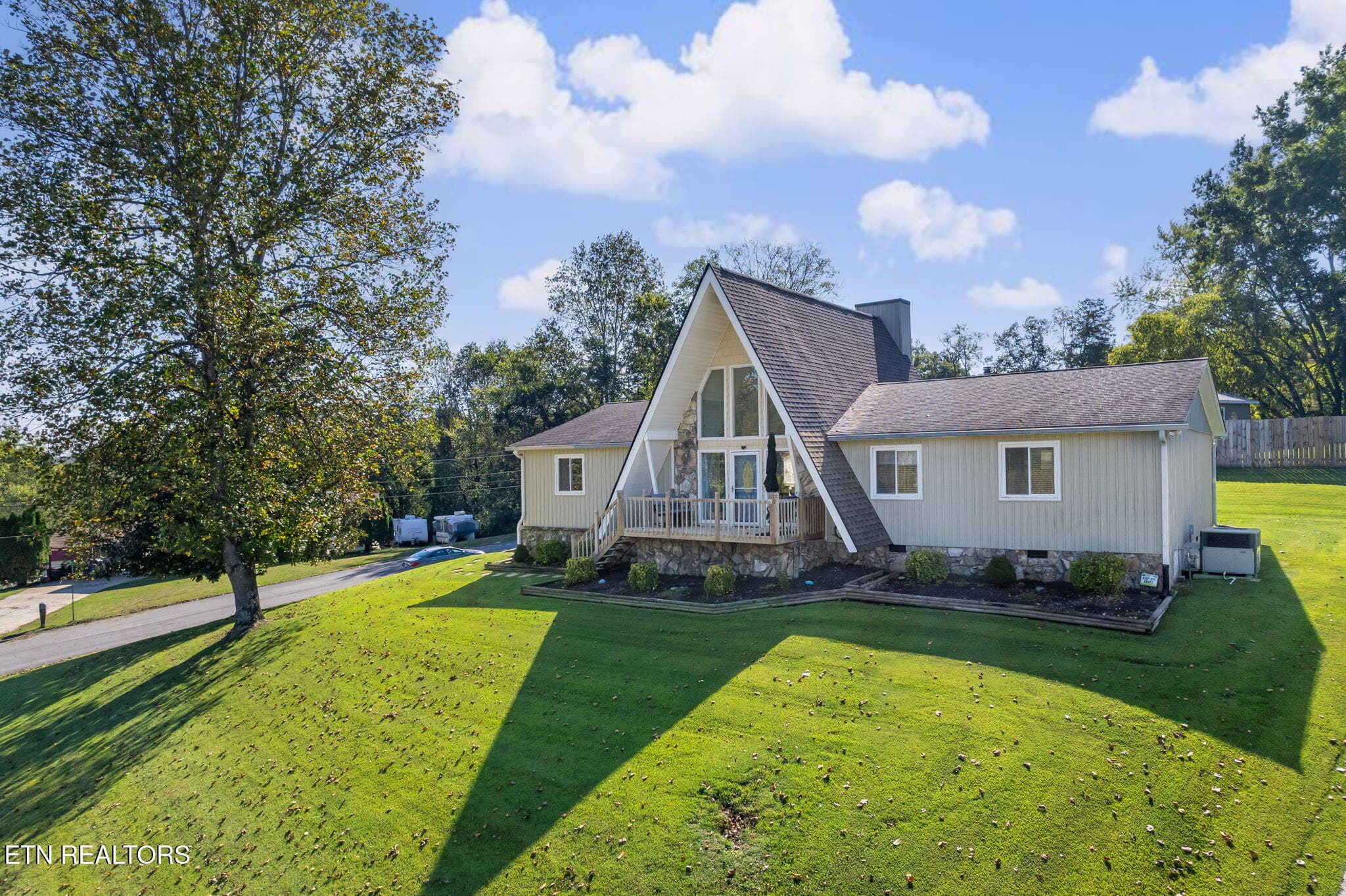2-web-or-mls-DJI_0694 - 1129 Melton Hill Circle, Clinton, TN 37716