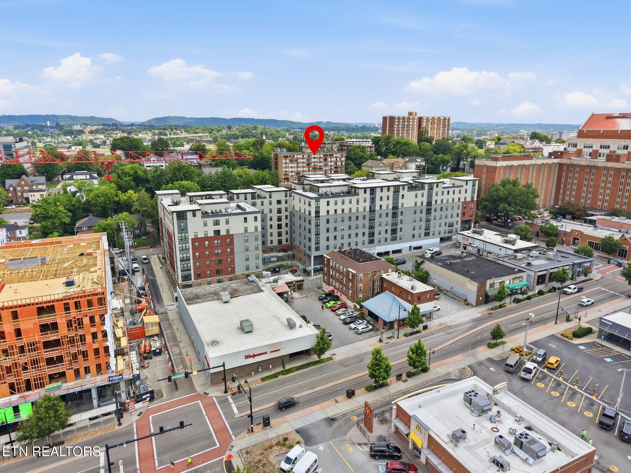 5-web-or-mls-05_1700_Clinch - 1700 Clinch Ave 411, Knoxville, TN 37916, Knoxville