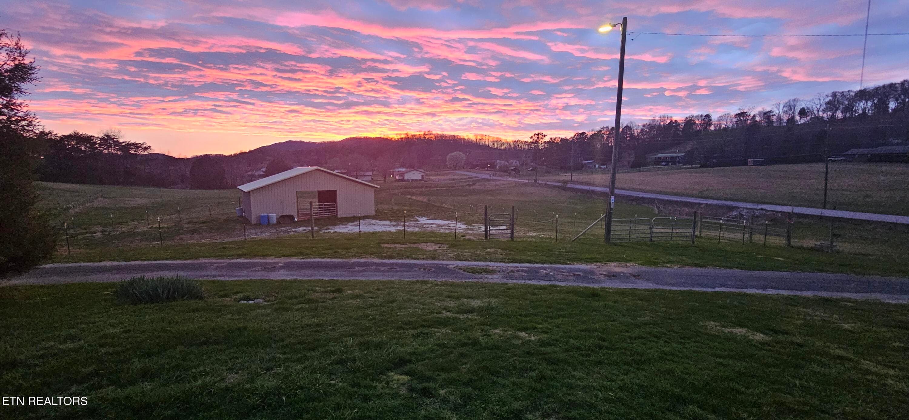 Picture of Shed Sunset - 11 Acres Richland Rd, Mascot, TN 37806