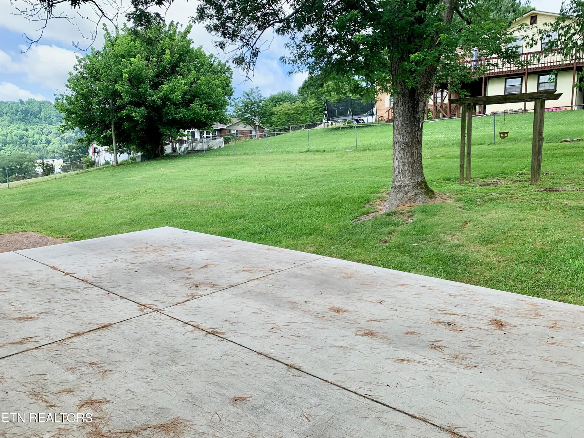 Back Yard - Patio - 309 Allison St, New Tazewell, TN 37825