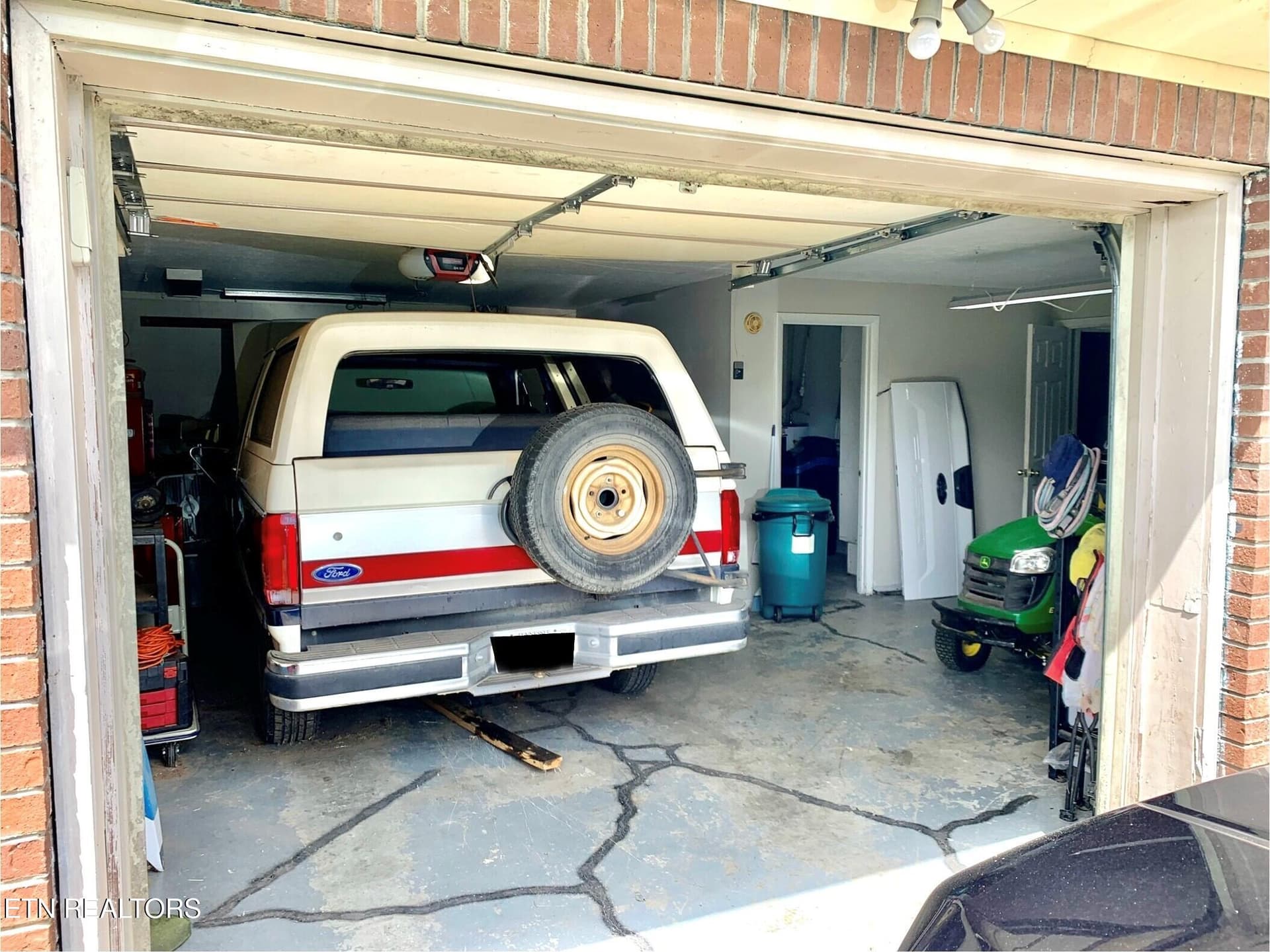 Basement Garage 2 - 309 Allison St, New Tazewell, TN 37825
