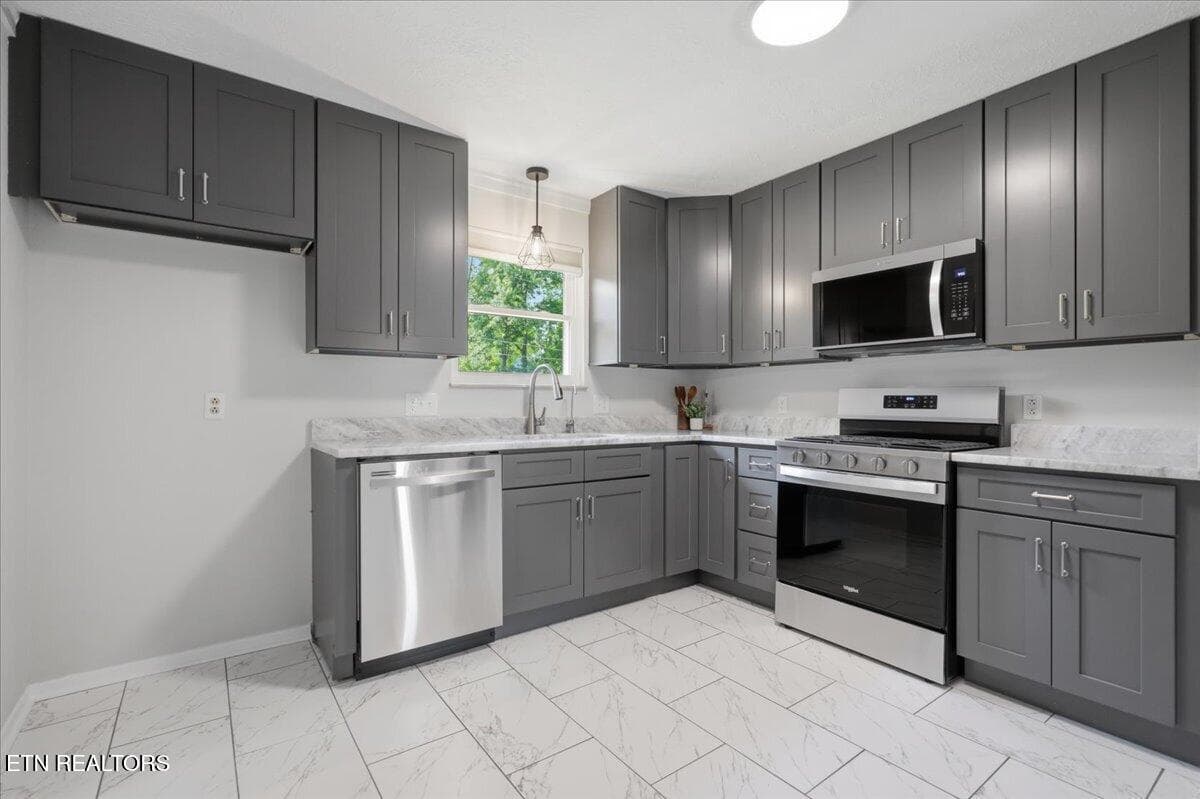 Kitchen - 2018 Swarthmore Lane, Maryville, TN 37804, Maryville