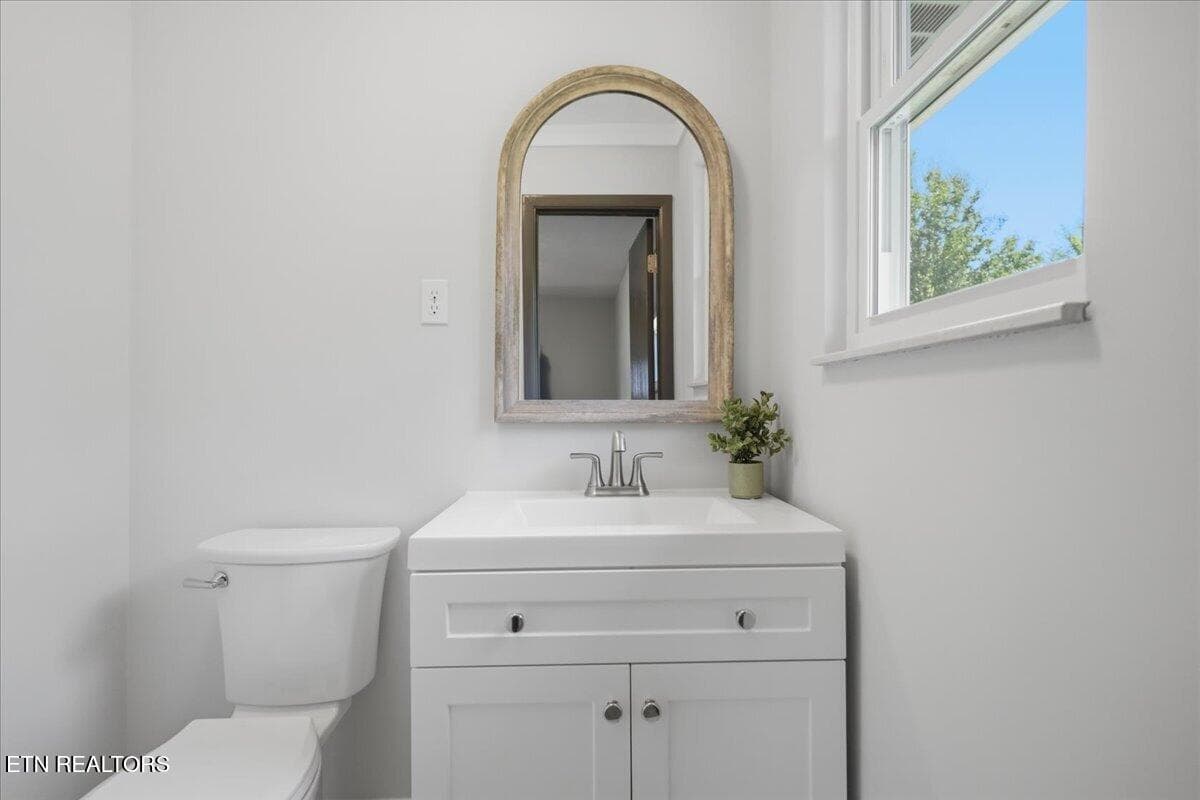 Primary Half Bath - 2018 Swarthmore Lane, Maryville, TN 37804, Maryville