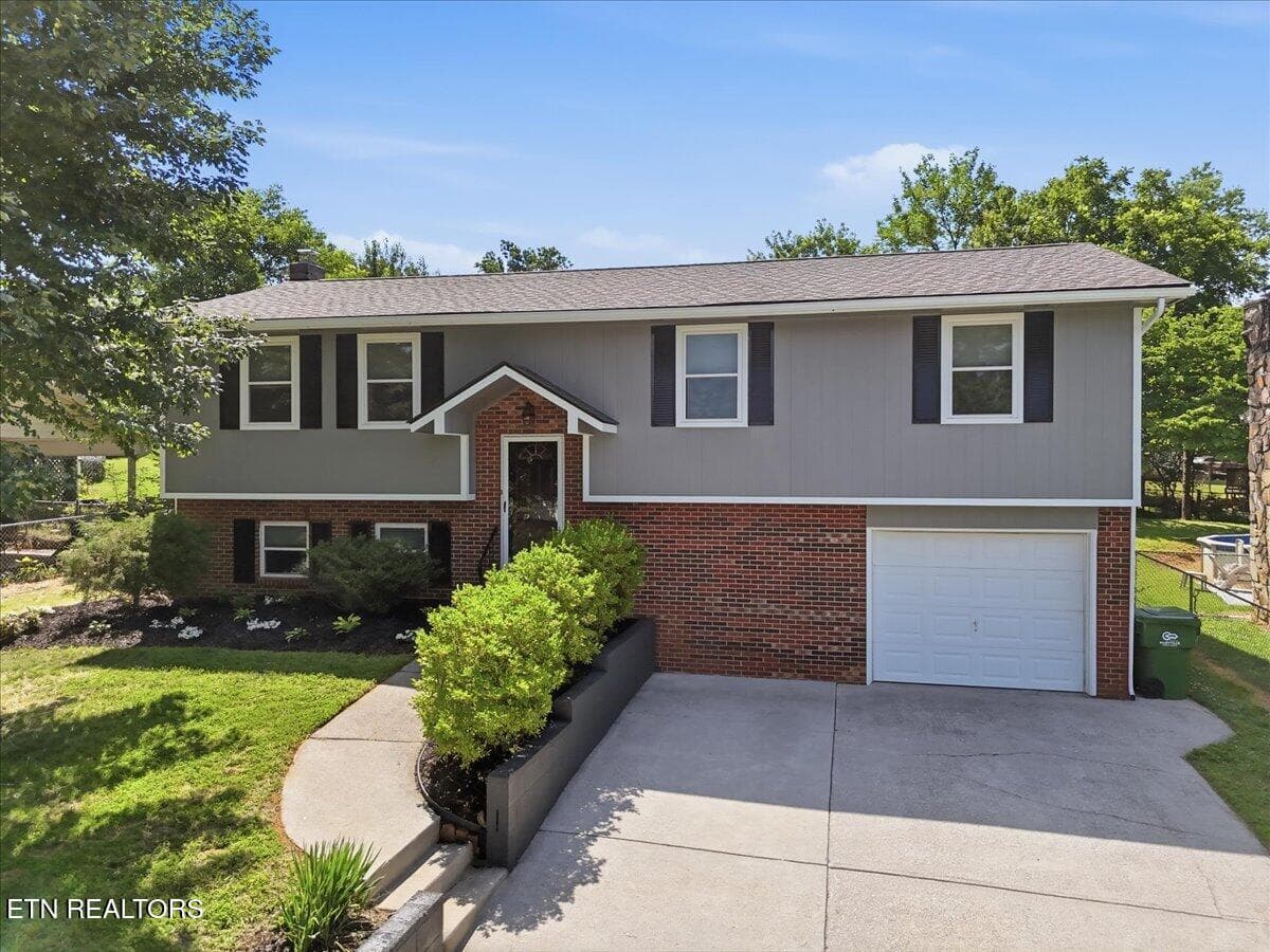 2018 Swarthmore Lane, Maryville, TN 37804