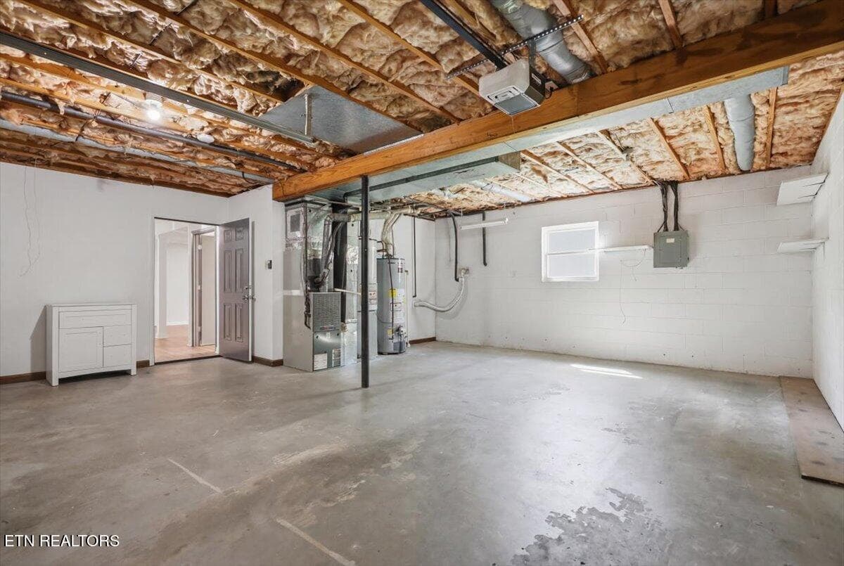 Garage - 2018 Swarthmore Lane, Maryville, TN 37804, Maryville