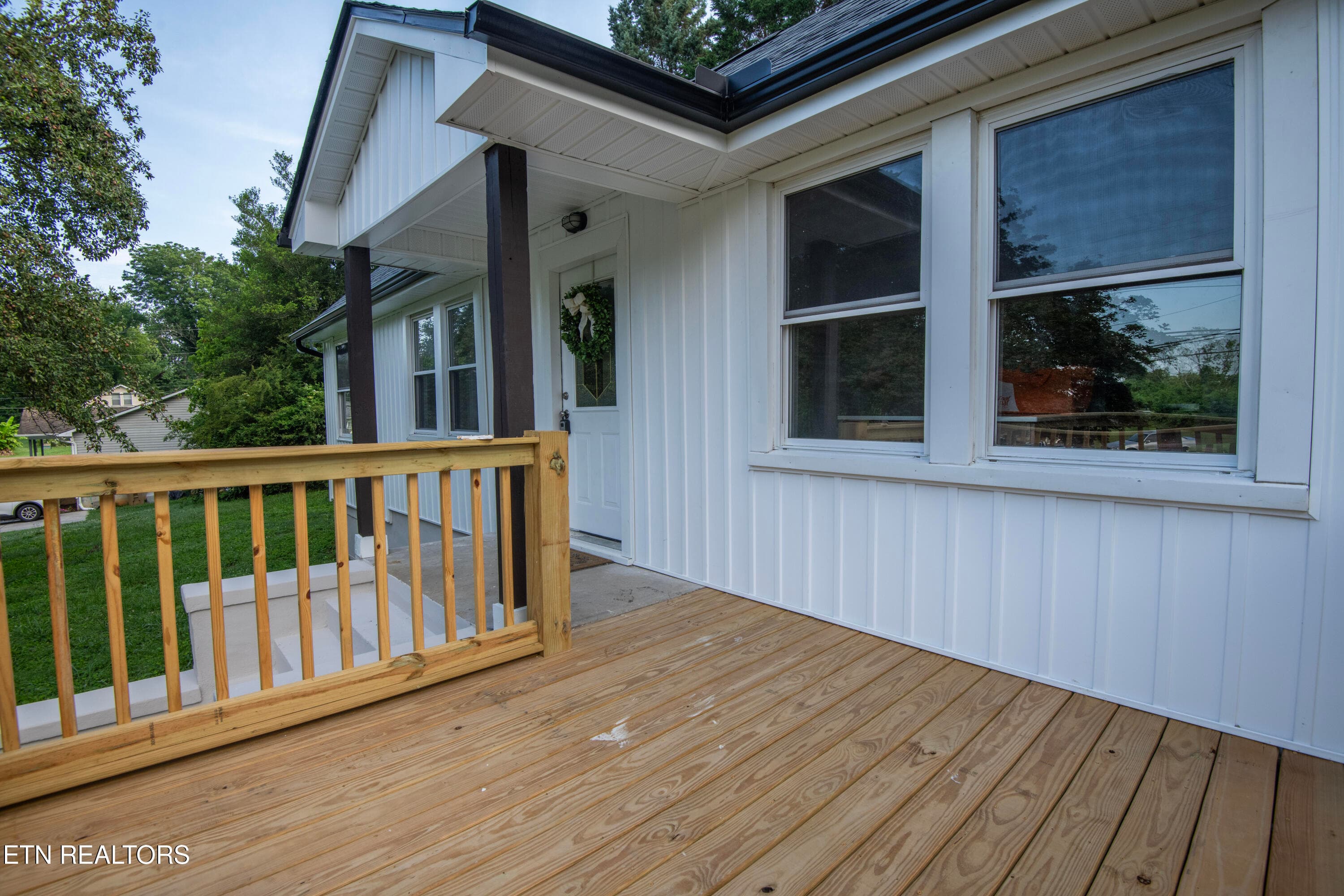 Front deck - 4730 Rochat Rd, Knoxville, TN 37918