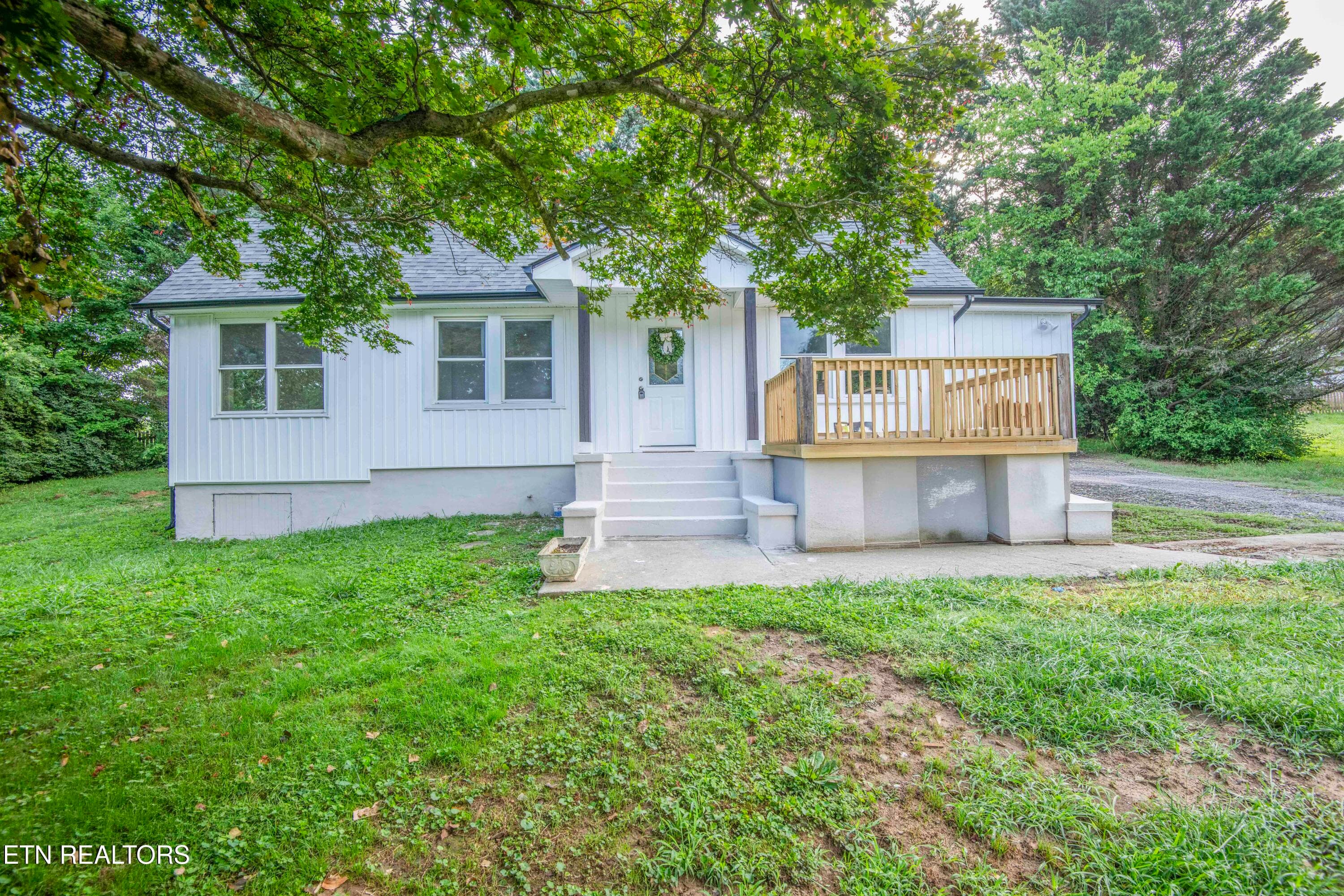4730 Rochat Rd, Knoxville, TN 37918