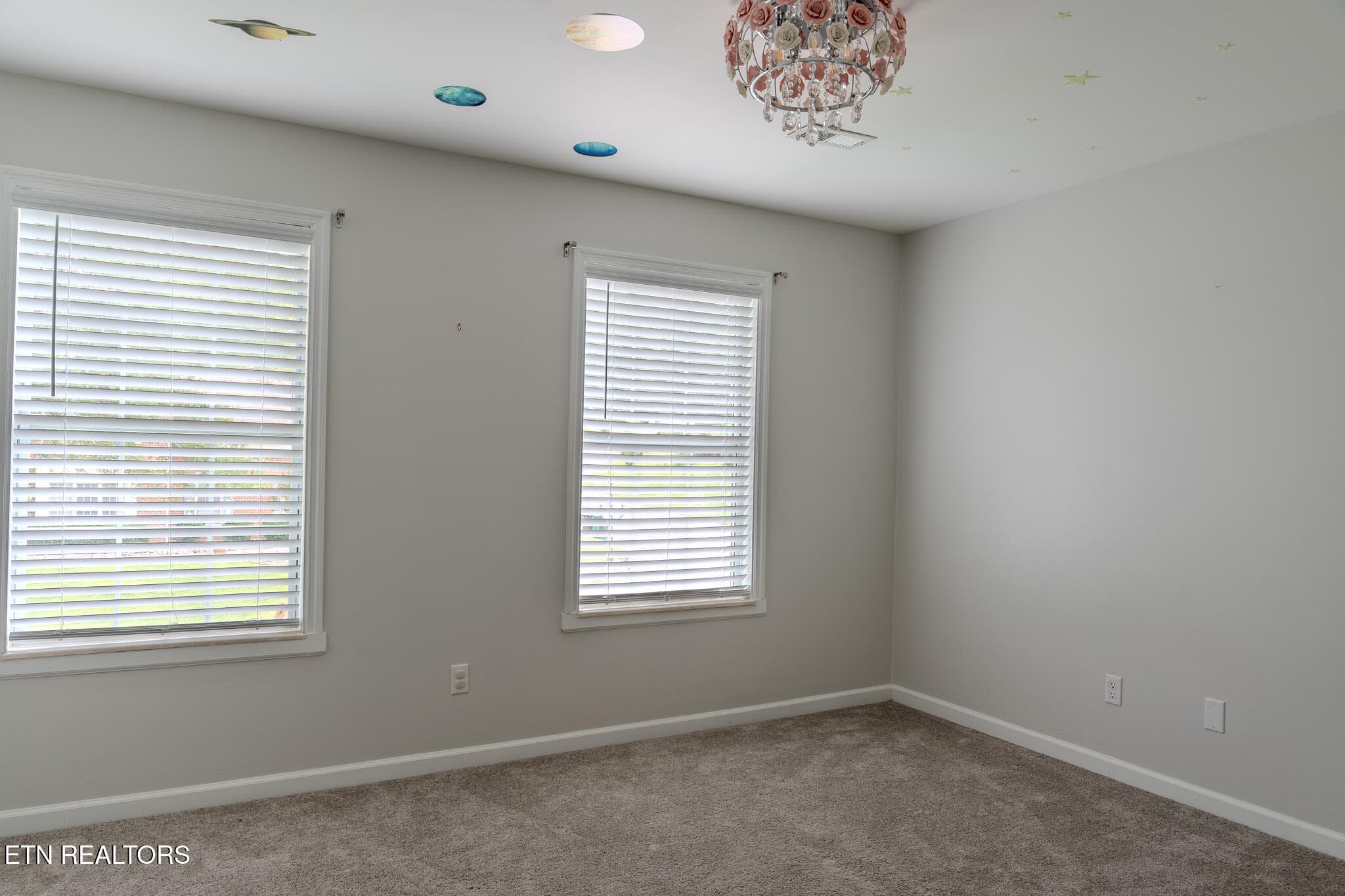 A7V01139-HDR - 1101 Garrison Ridge Blvd, Knoxville, TN 37922