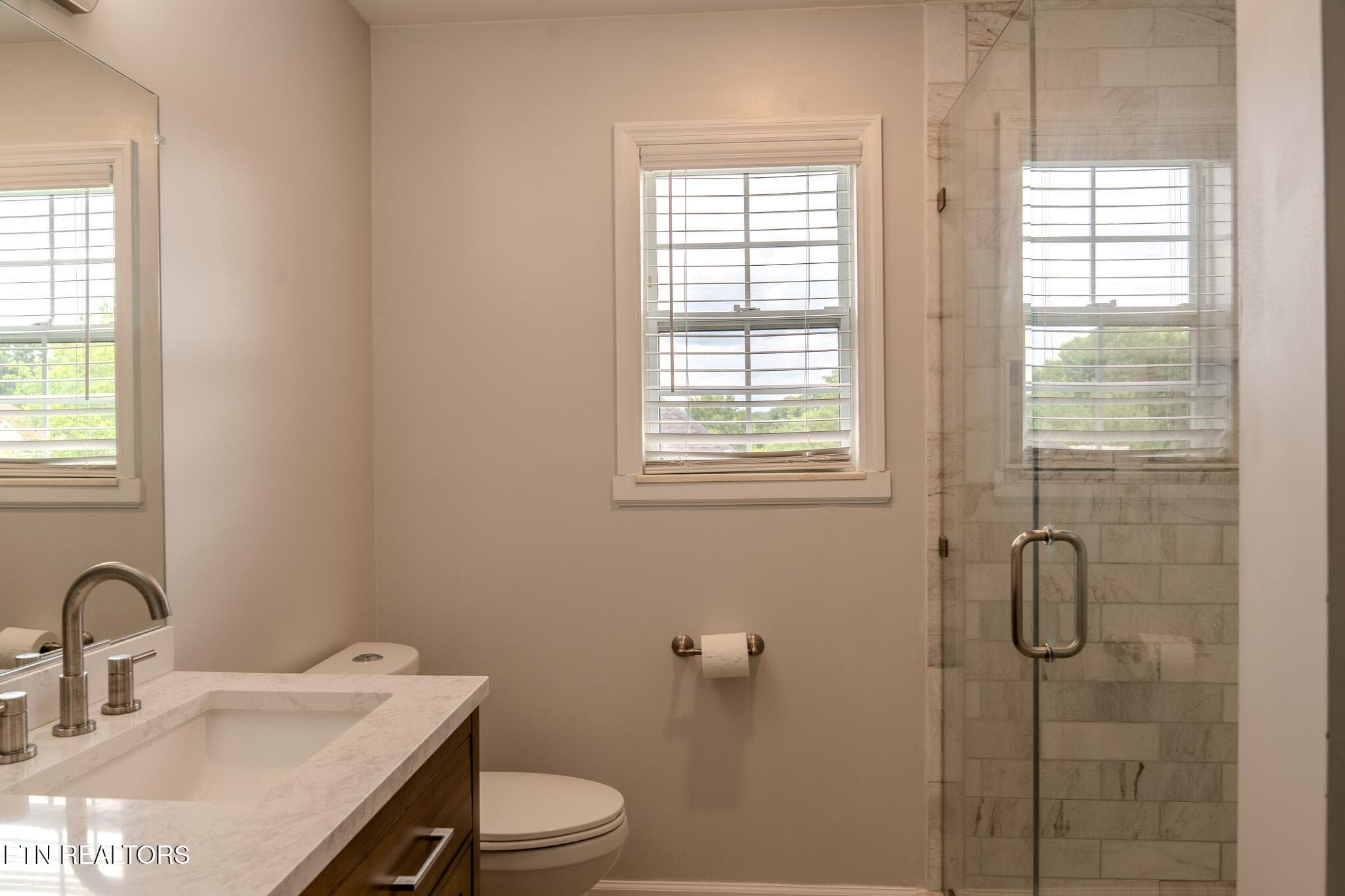 A7V01163-HDR - 1101 Garrison Ridge Blvd, Knoxville, TN 37922