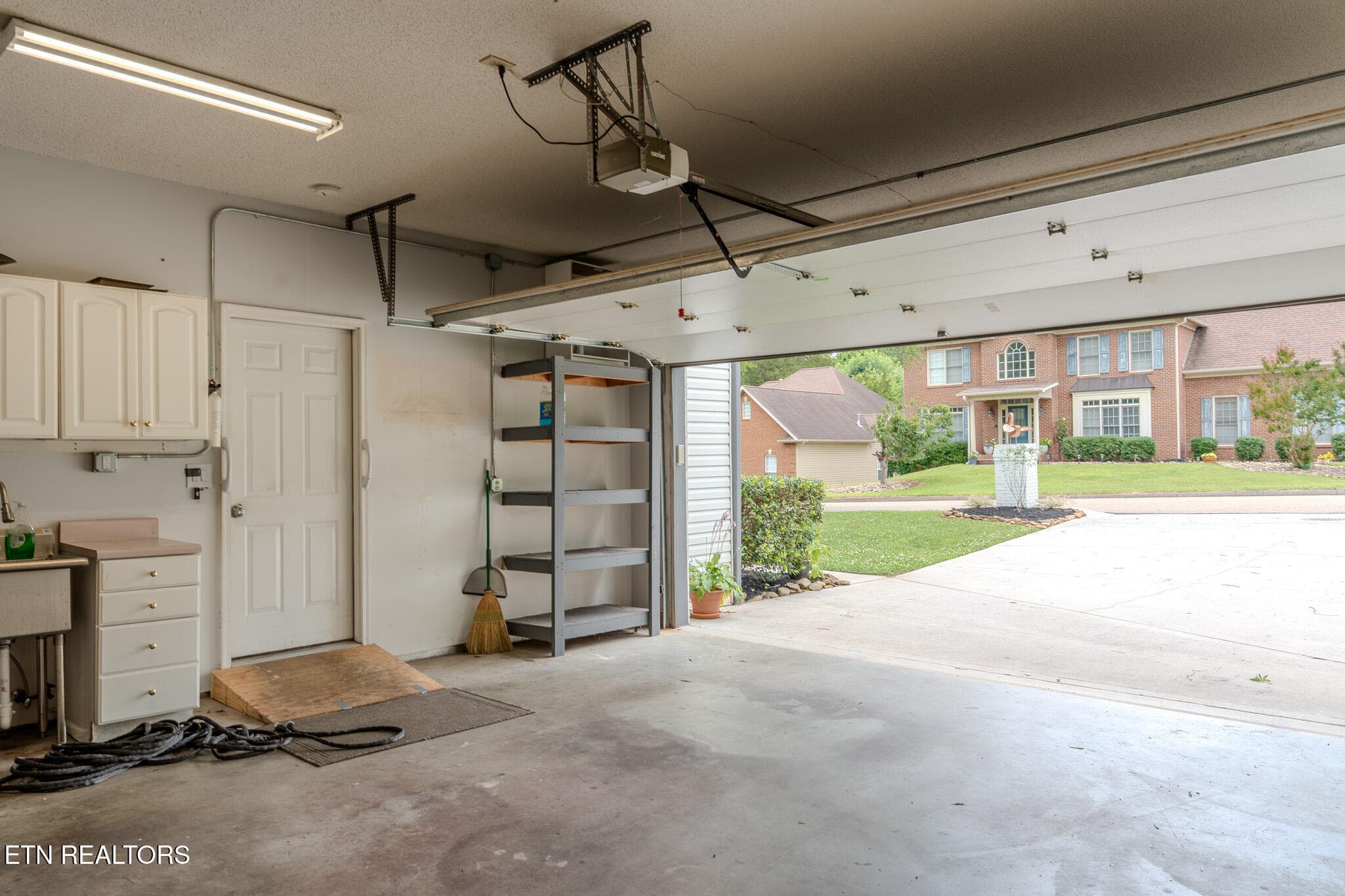 A7V01181-HDR - 1101 Garrison Ridge Blvd, Knoxville, TN 37922