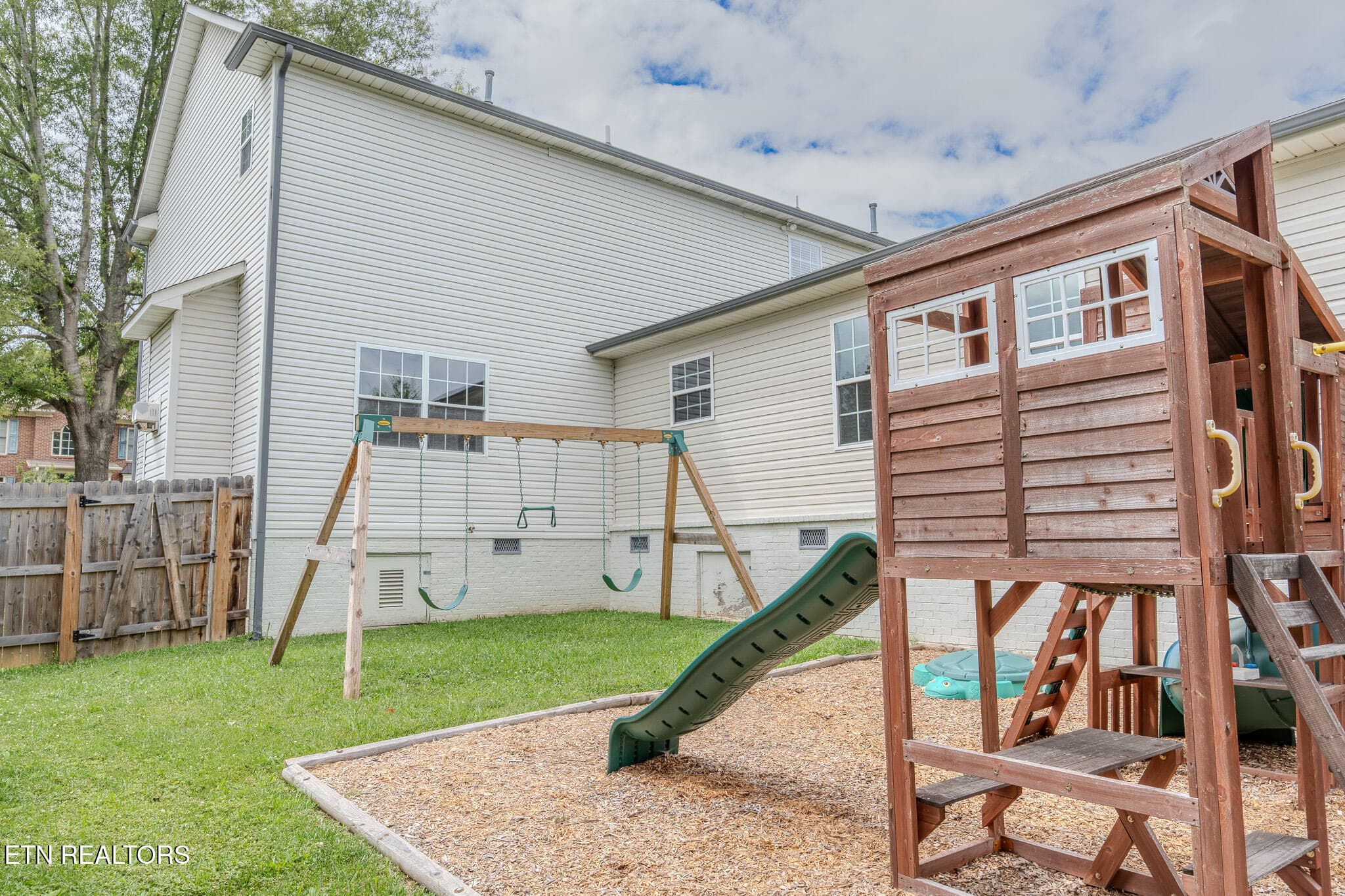 A7V01202-HDR - 1101 Garrison Ridge Blvd, Knoxville, TN 37922