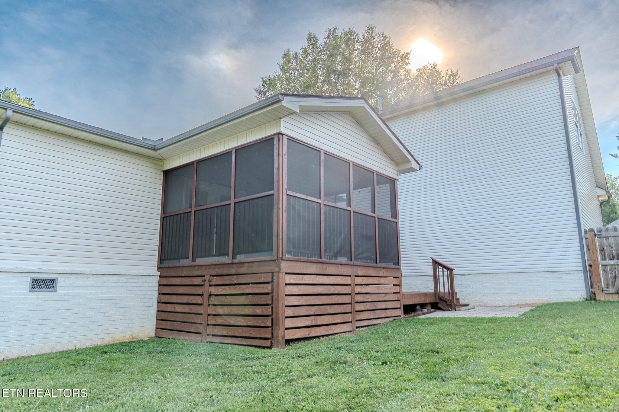 A7V01660-HDR - 1101 Garrison Ridge Blvd, Knoxville, TN 37922