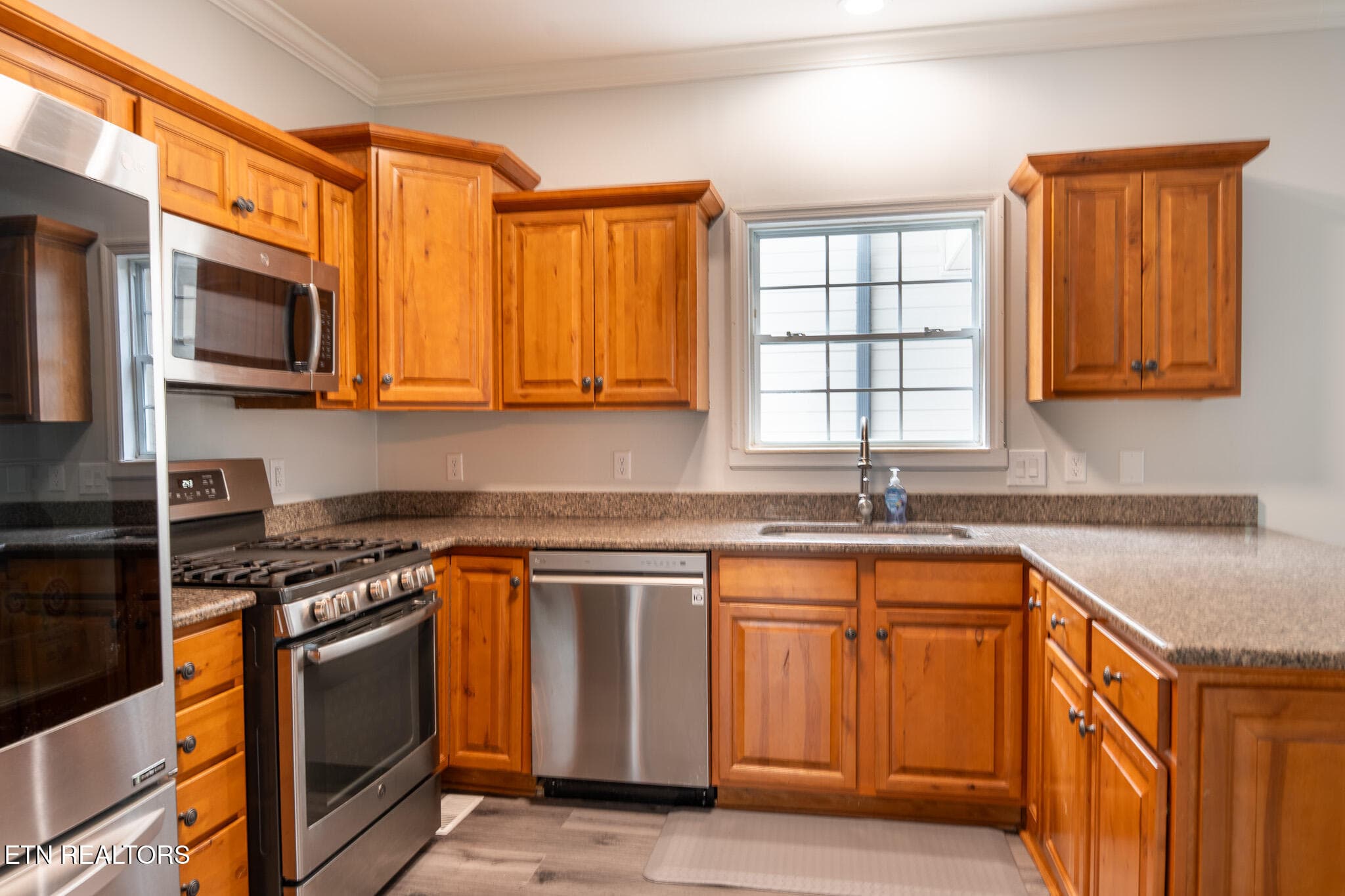 A7V01109-HDR - 1101 Garrison Ridge Blvd, Knoxville, TN 37922