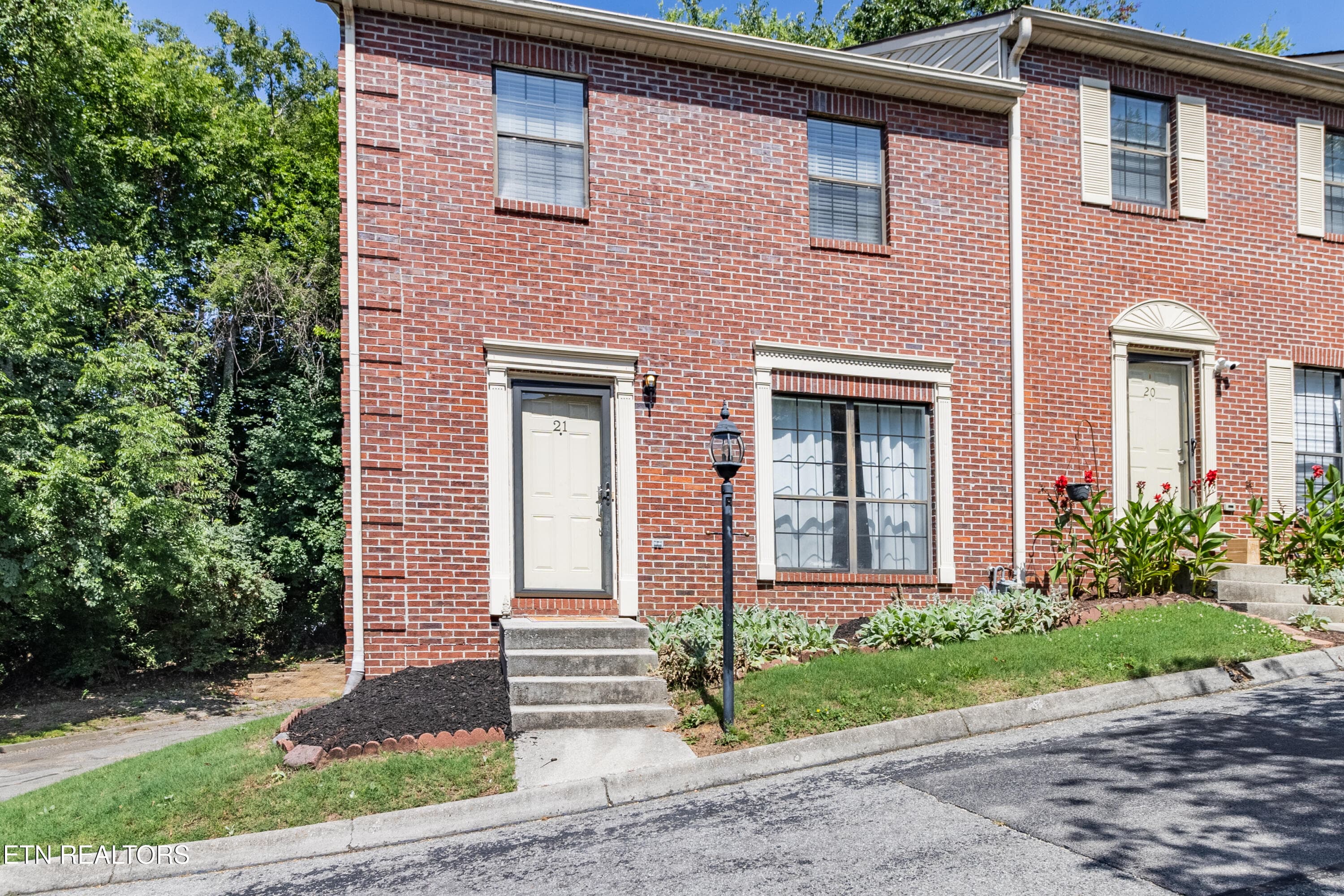 437 S Gallaher View Rd 21, Knoxville, TN 37919