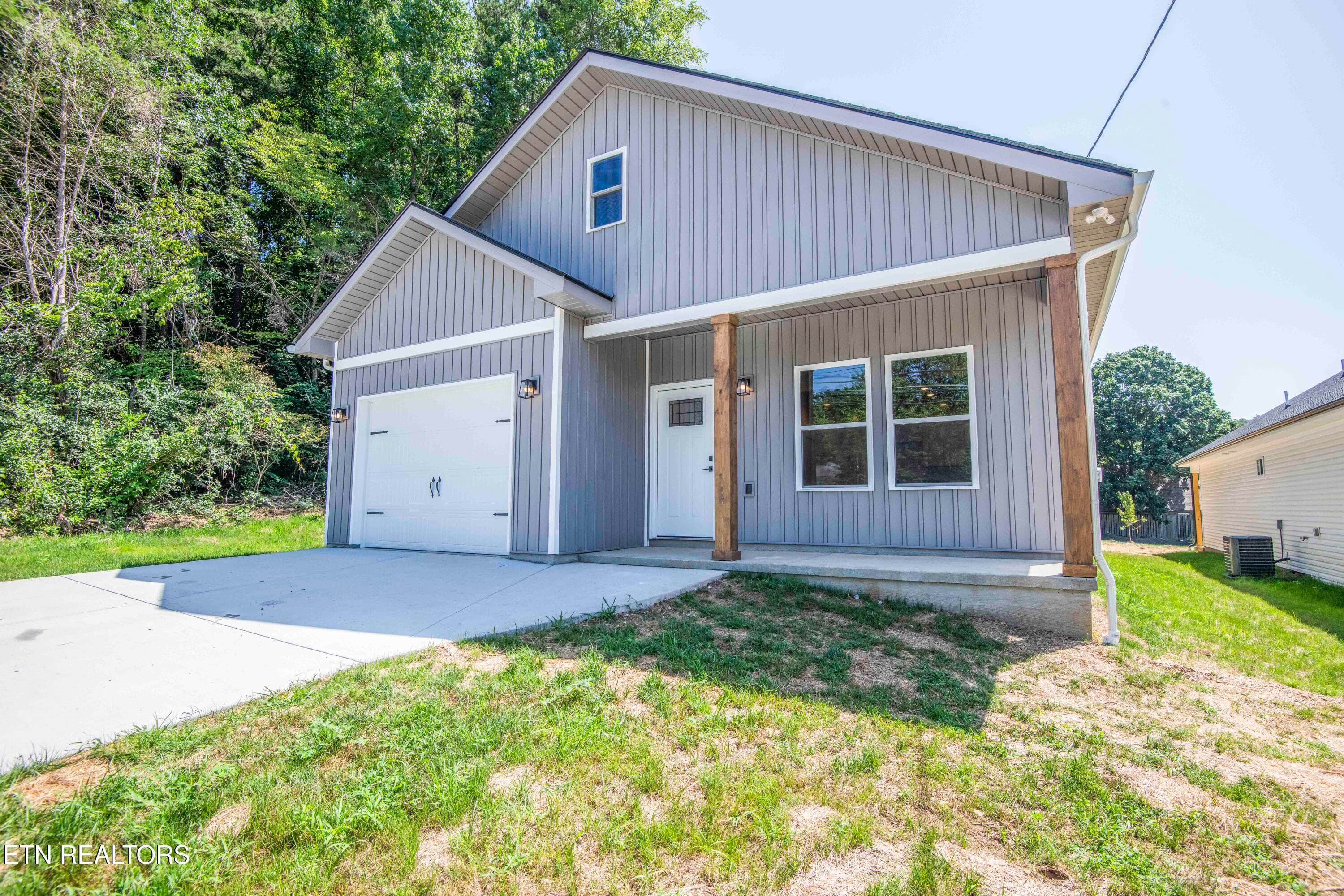 1 Car Garage - 2008 Woods-Smith Rd, Knoxville, TN 37921, Knoxville