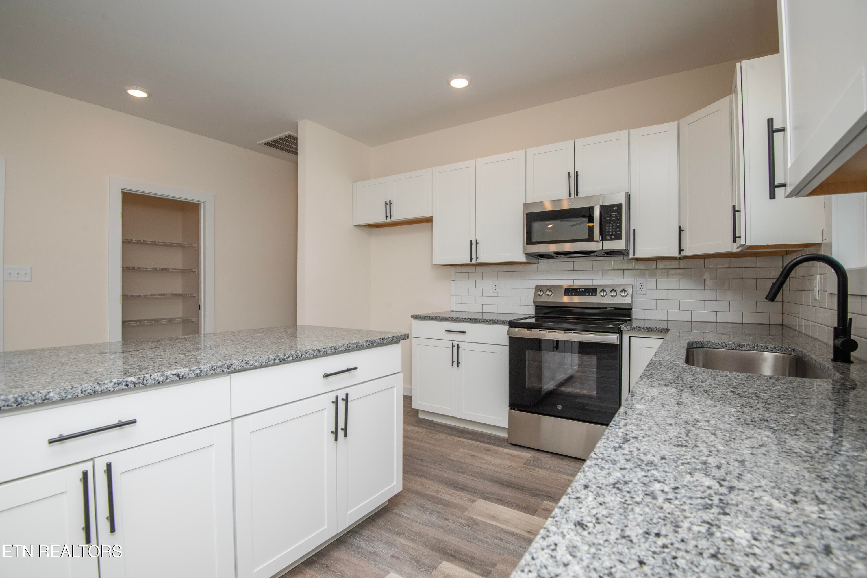 Granite Counter Tops - 2008 Woods-Smith Rd, Knoxville, TN 37921, Knoxville