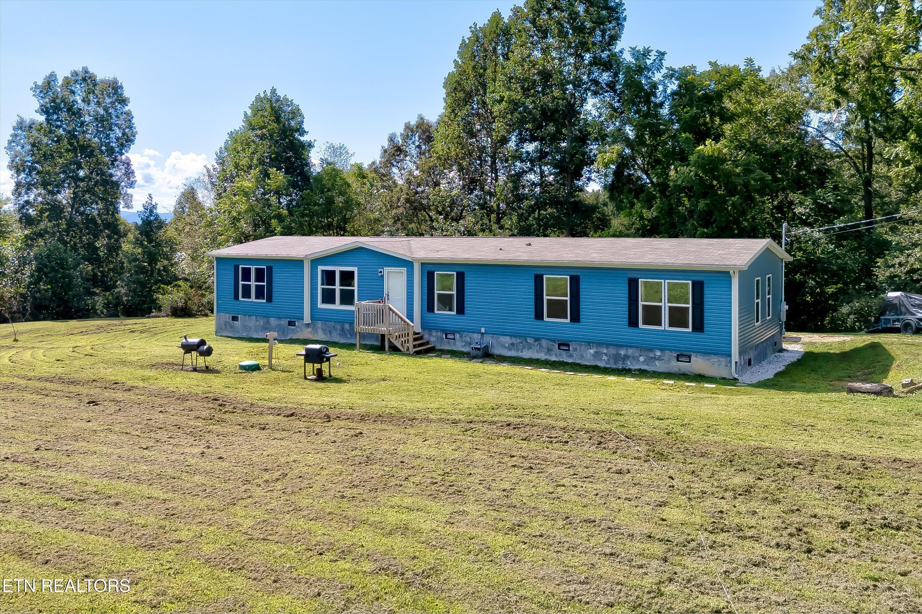 246 Nydeck Rd, Robbins, TN 37852