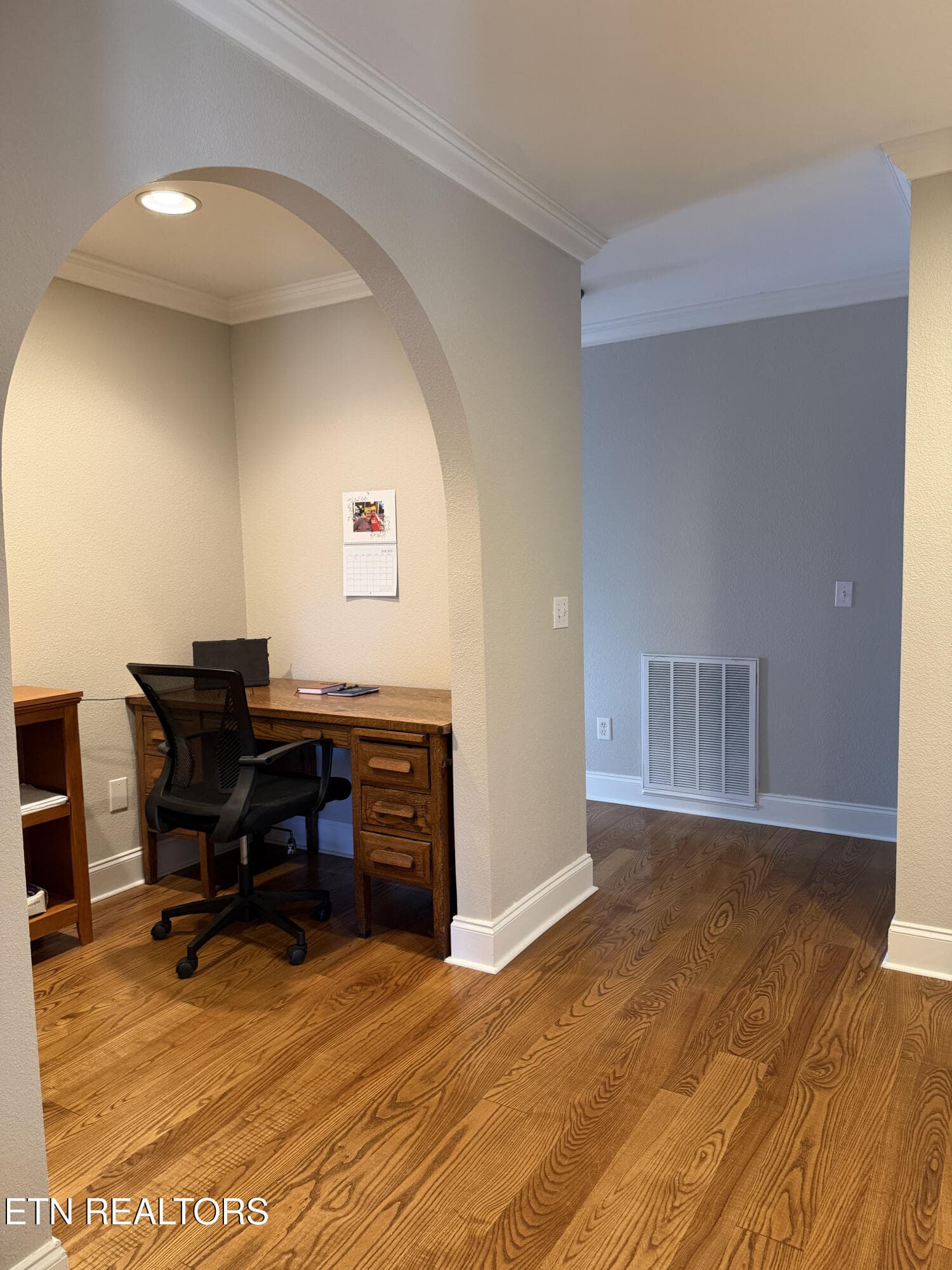 16) 73661-6a417bc82681b - 34 Whitehall, Bristol, TN 37620