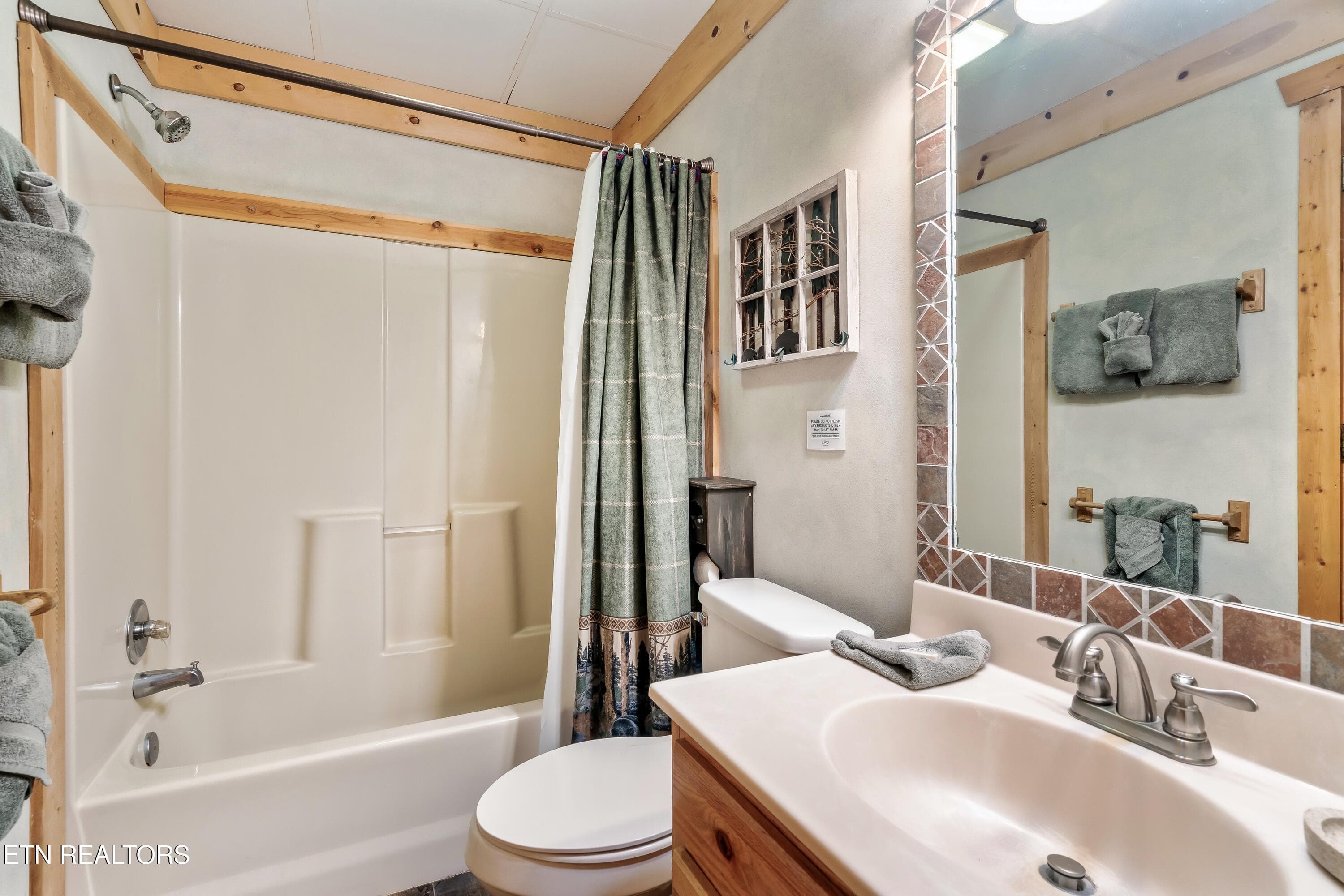 Master Bath - 722 Nighthawk Way, Pigeon Forge, TN 37863, Pigeon Forge