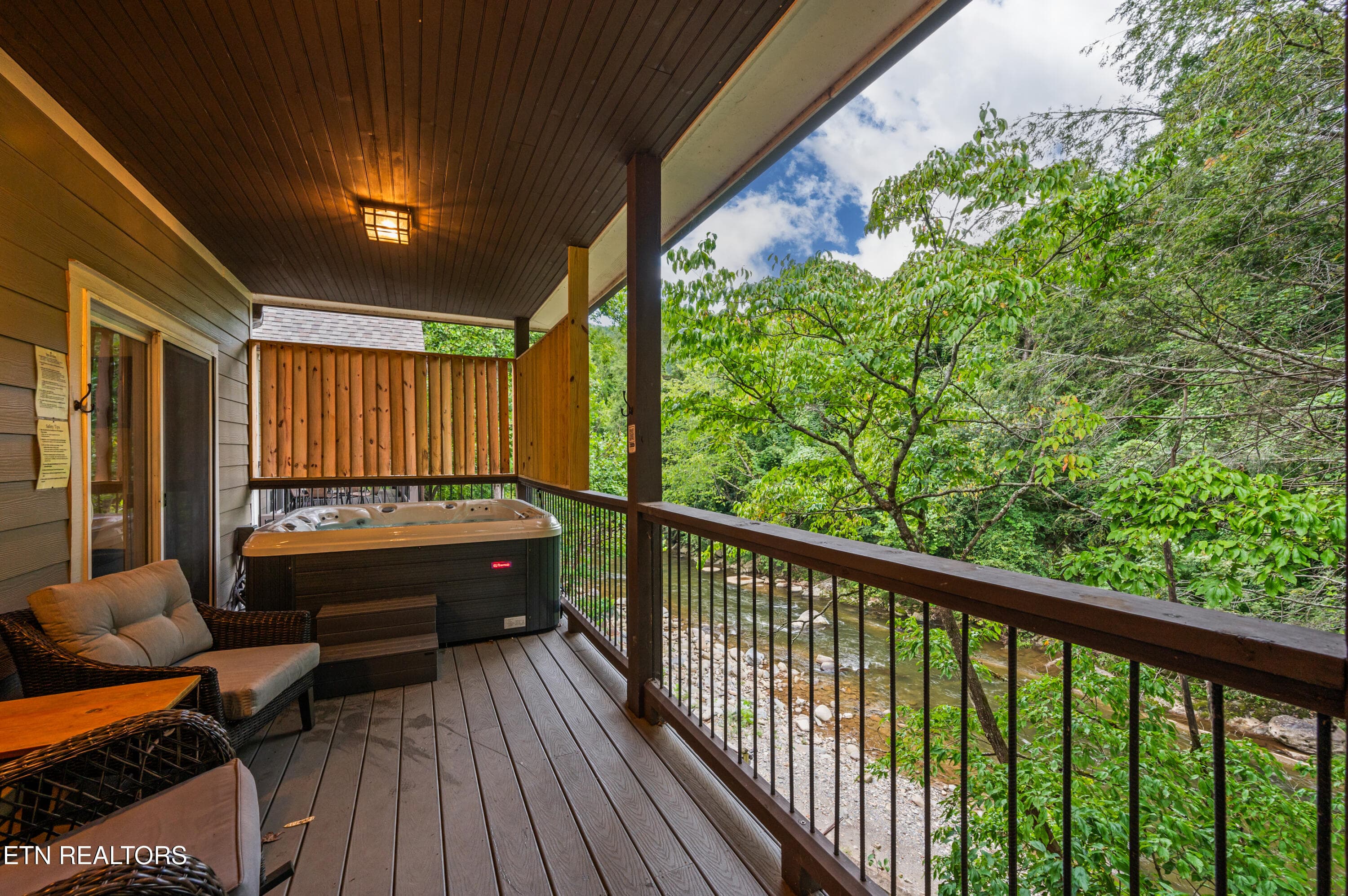 510 HMLK 4 Porch - 510 Hemlock St, Gatlinburg, TN 37738, Gatlinburg