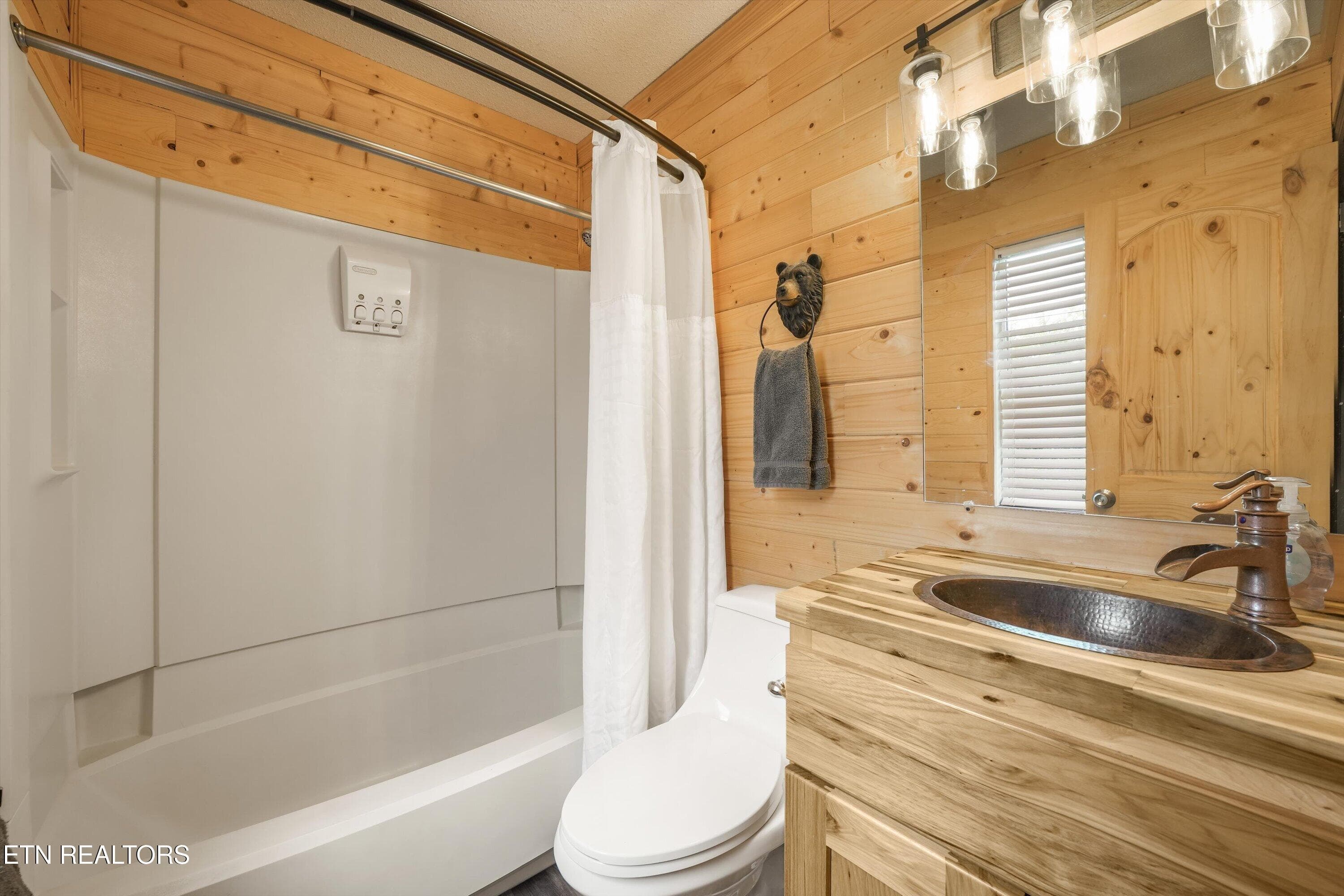 Main Ensuite Bath - 1260 Ski View Drive 5305, Gatlinburg, TN 37738, Gatlinburg